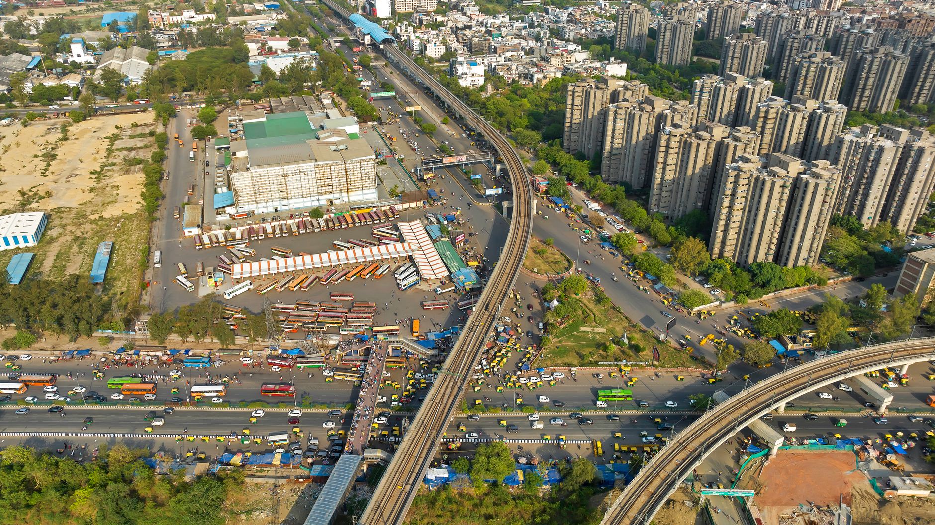 Supreme Court Freezes Parsvnath Developers' Bank Accounts