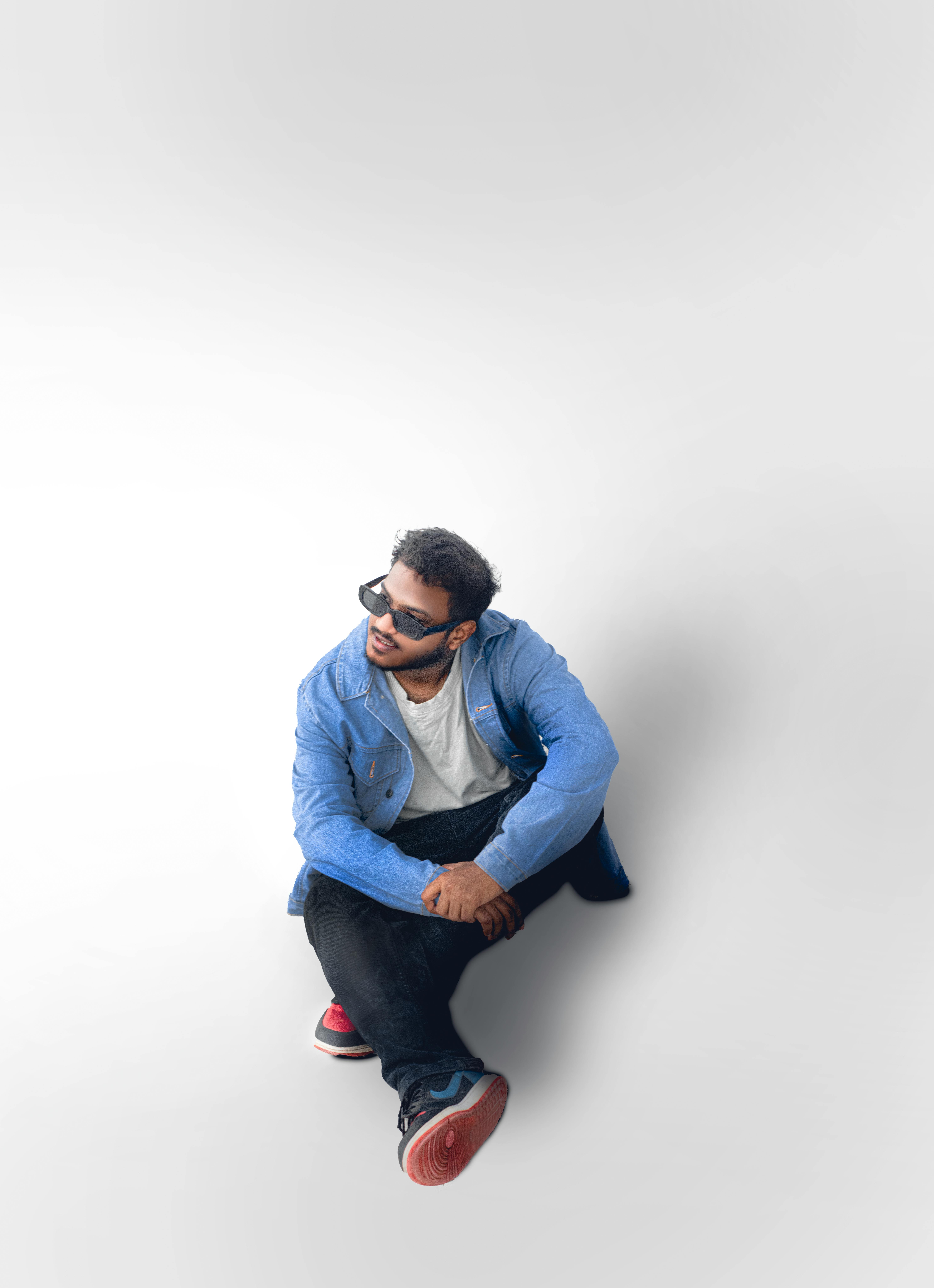 免費 人, 休閒裝, 側身看 的 免費圖庫相片 圖庫相片