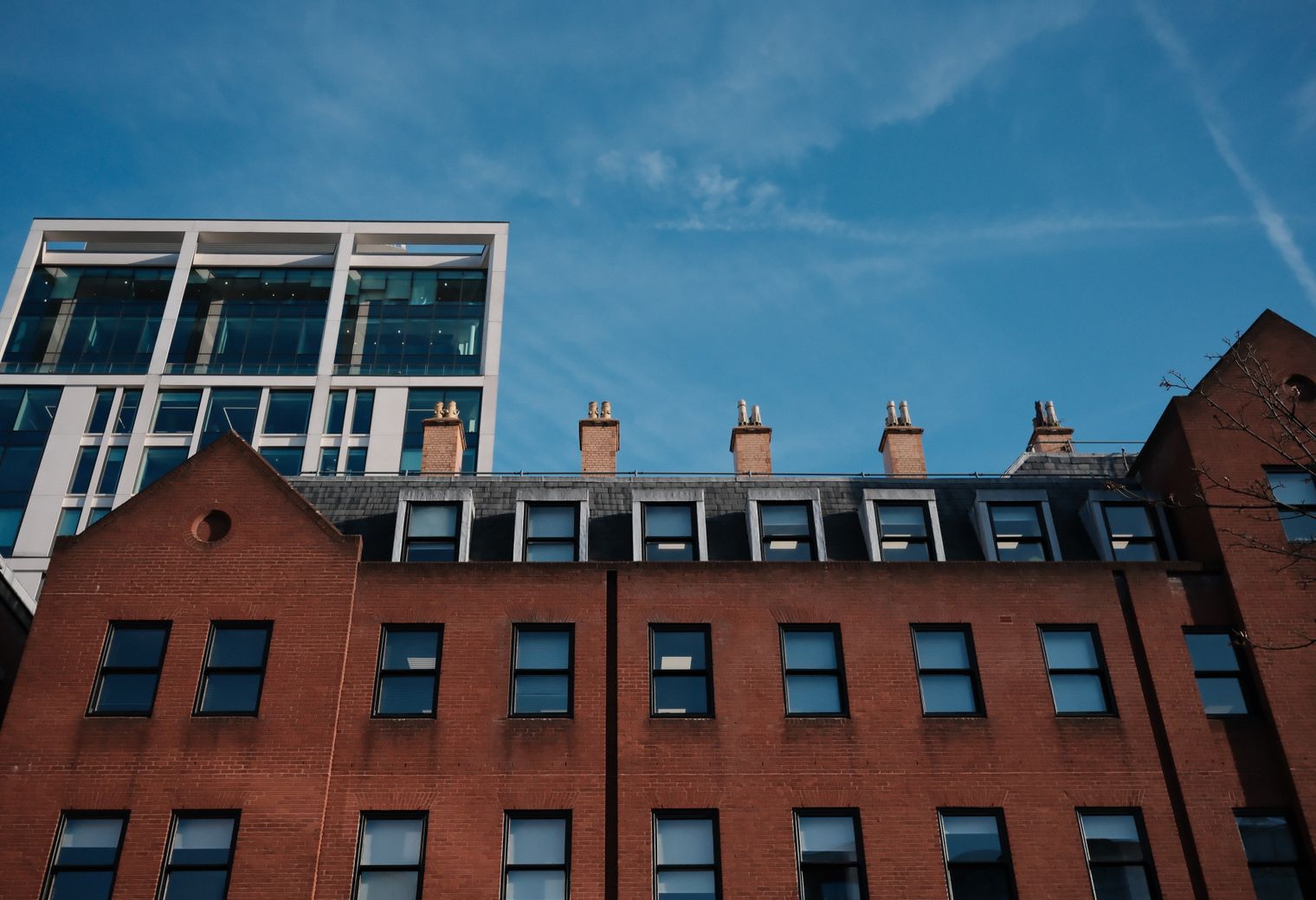Kingston upon Thames — student move with boxes and a van