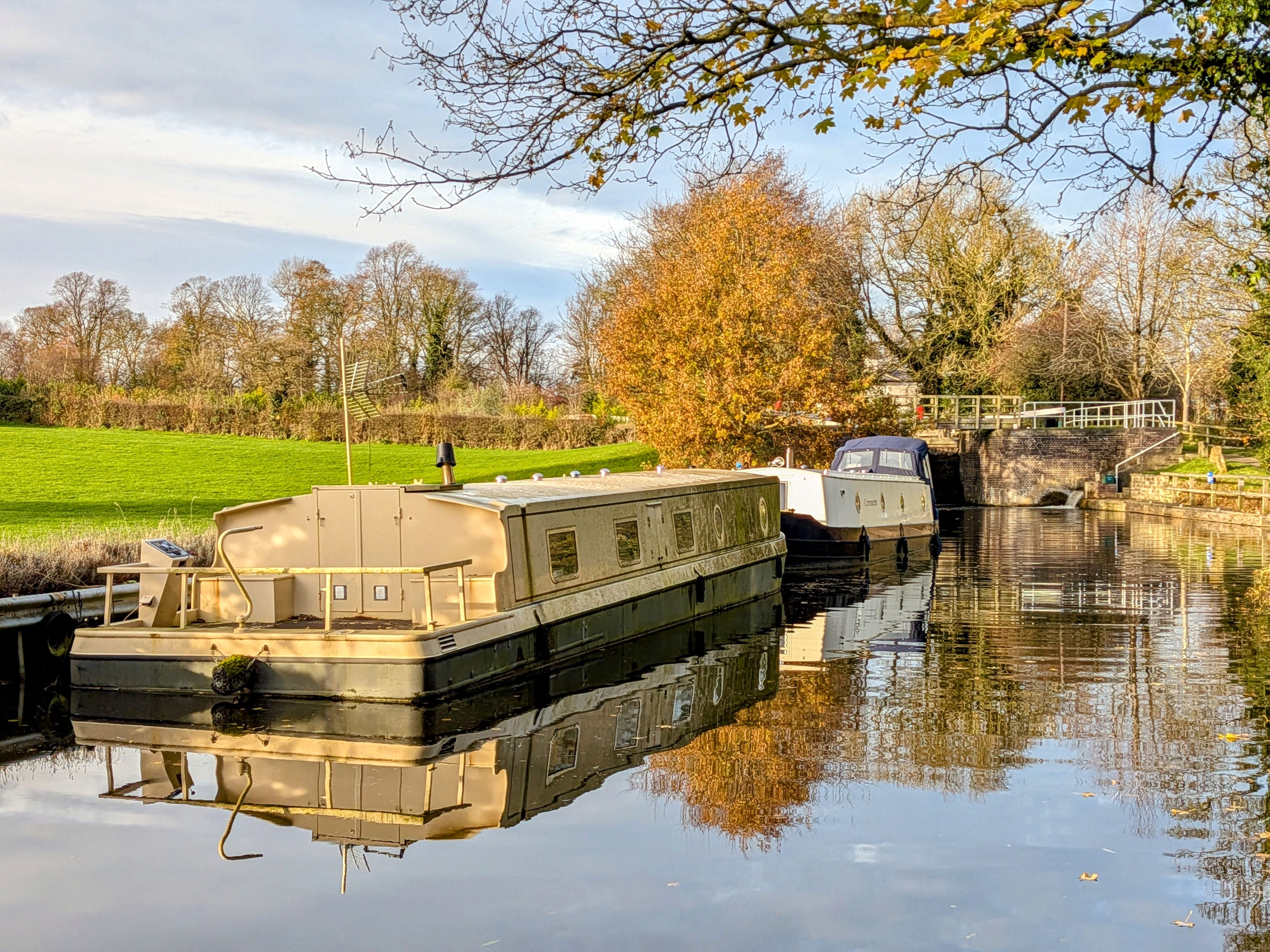 Barge Cruising Is a Slow-Travel Antidote to Overtourism — Photo by Mike Norris on Pexels
