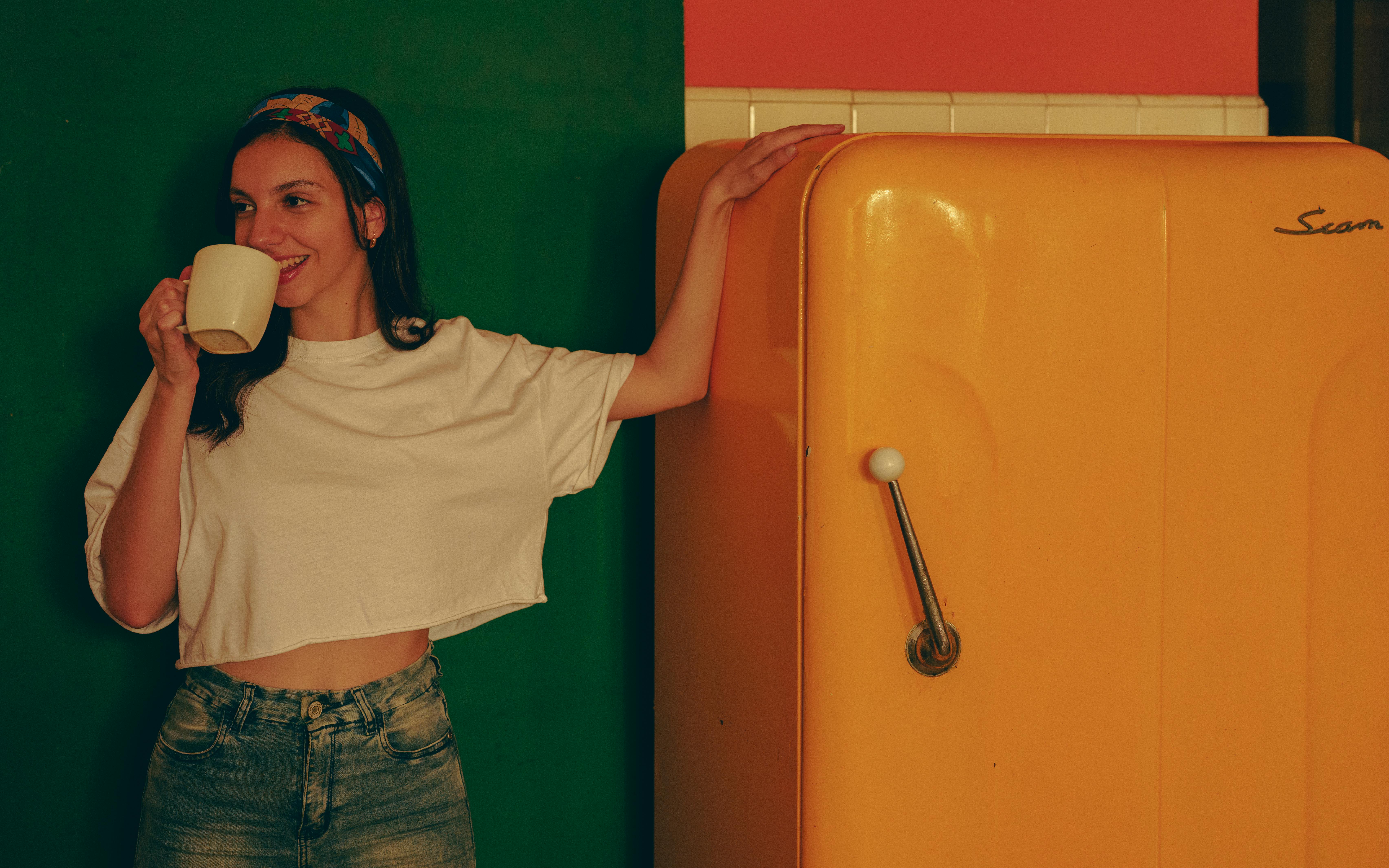 냉장고 냄새 완벽 제거 방법 (커피 찌꺼기 활용) 대표 이미지