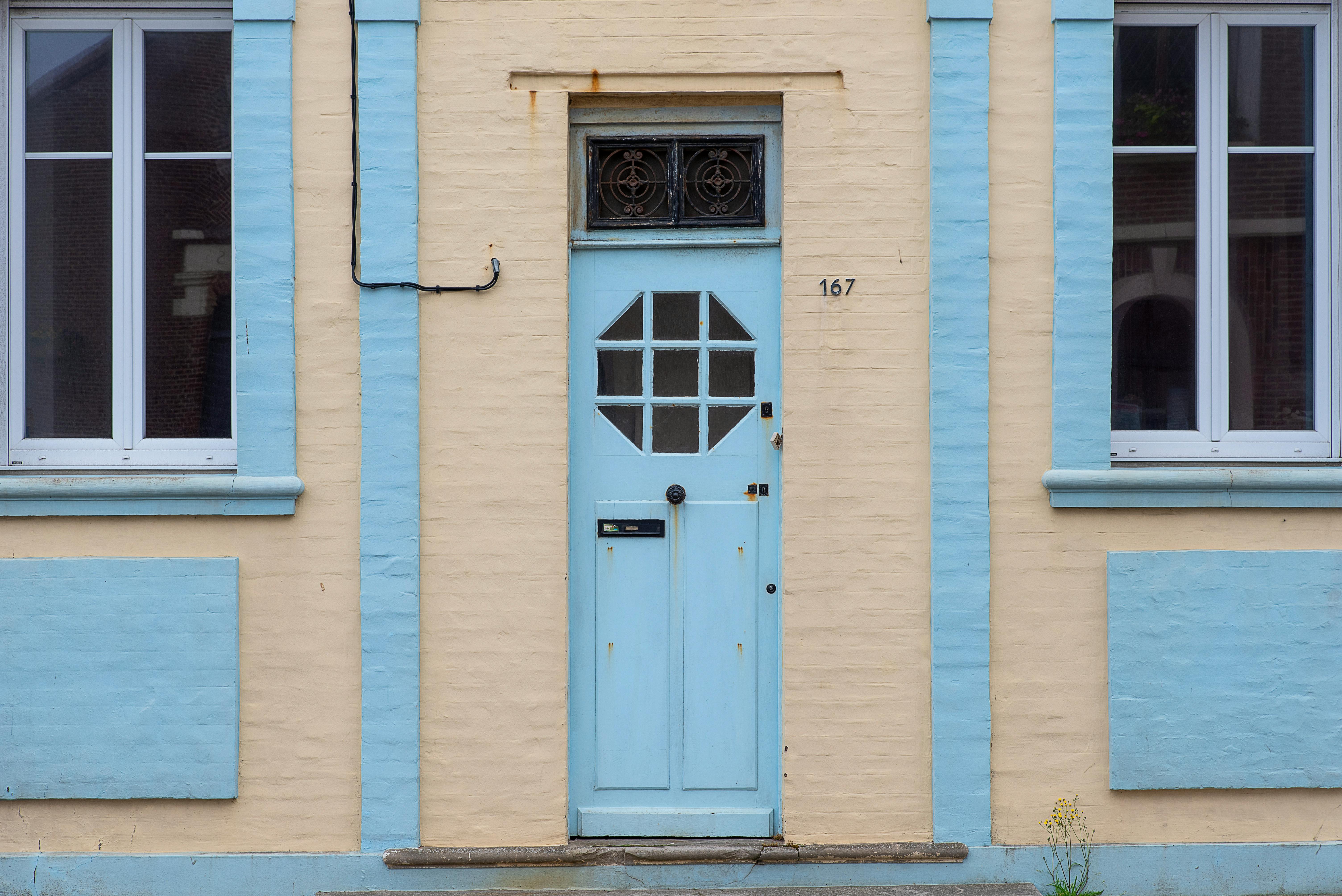 財經：松山文創園區假日慶典：古蹟、市集與經典古董車文化盛會