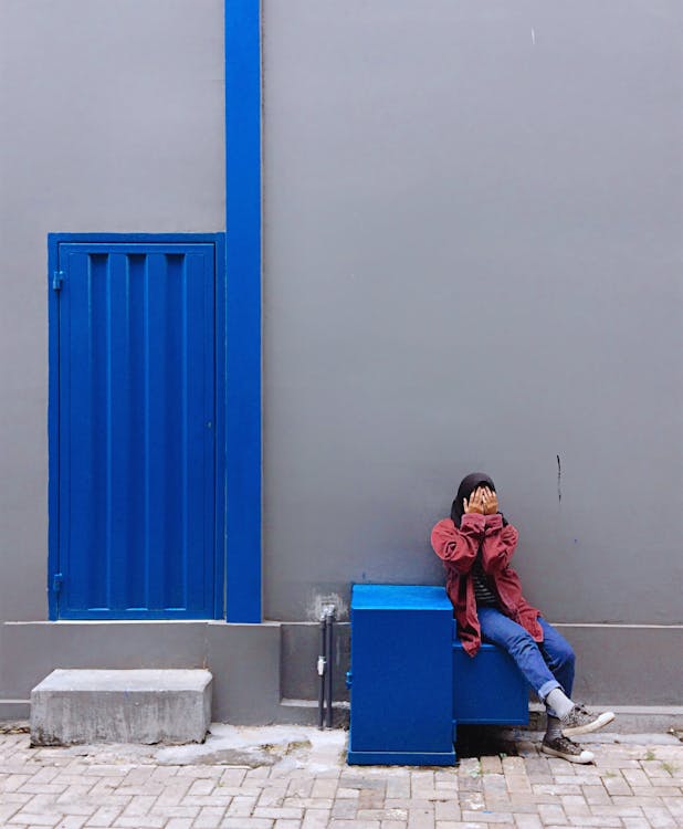 Gratis lagerfoto af beton, betonmur, blå dør