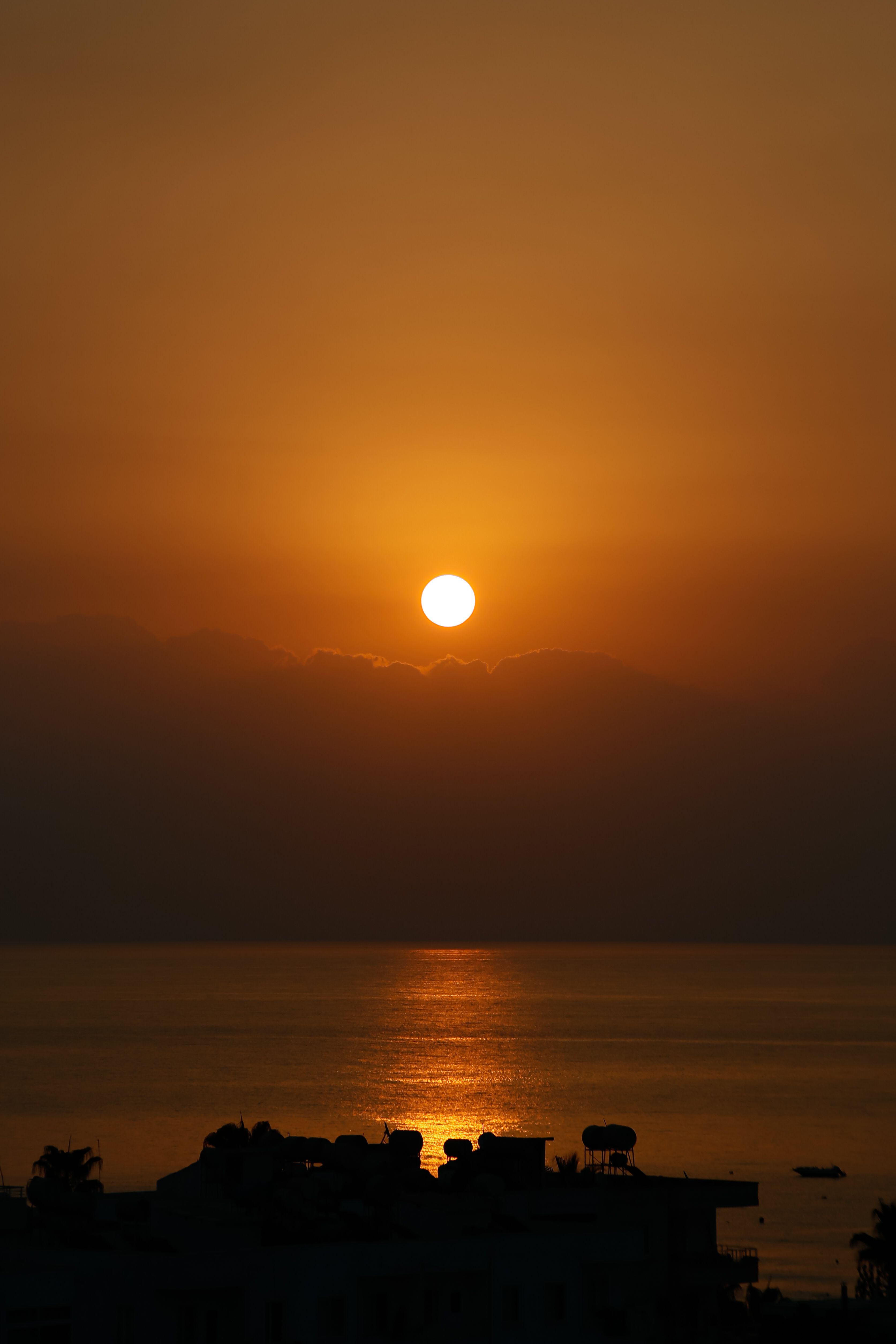 Stunning Ocean Sunset with Silhouette View · Free Stock Photo