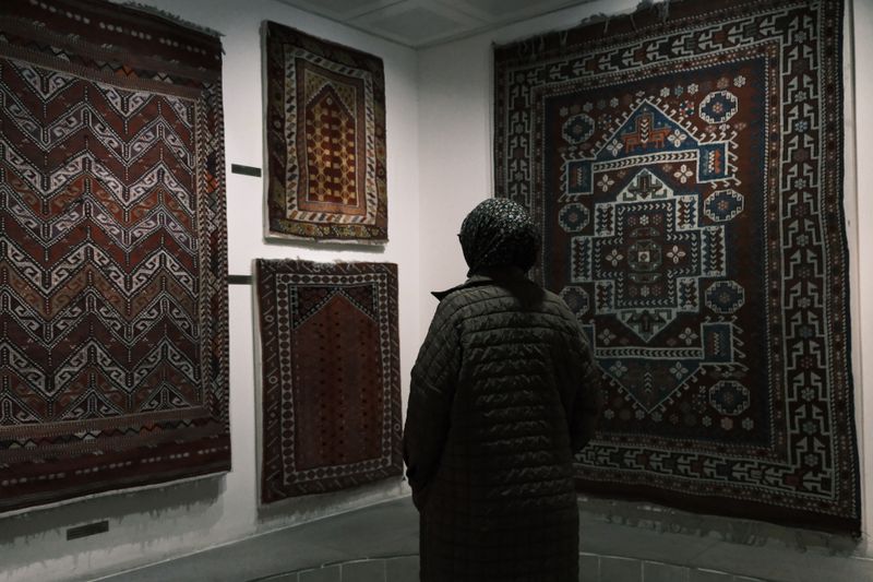 Kilim & war rugs