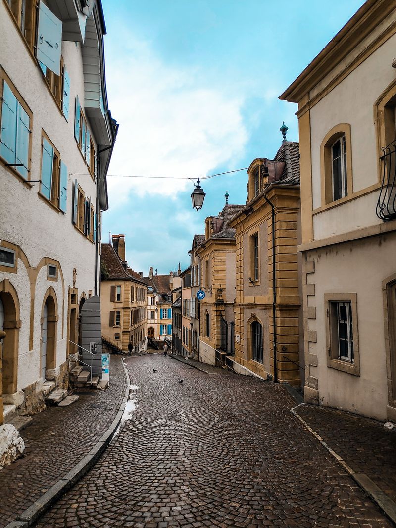Rue pavée charmante Neuchâtel Suisse - Location centre historique