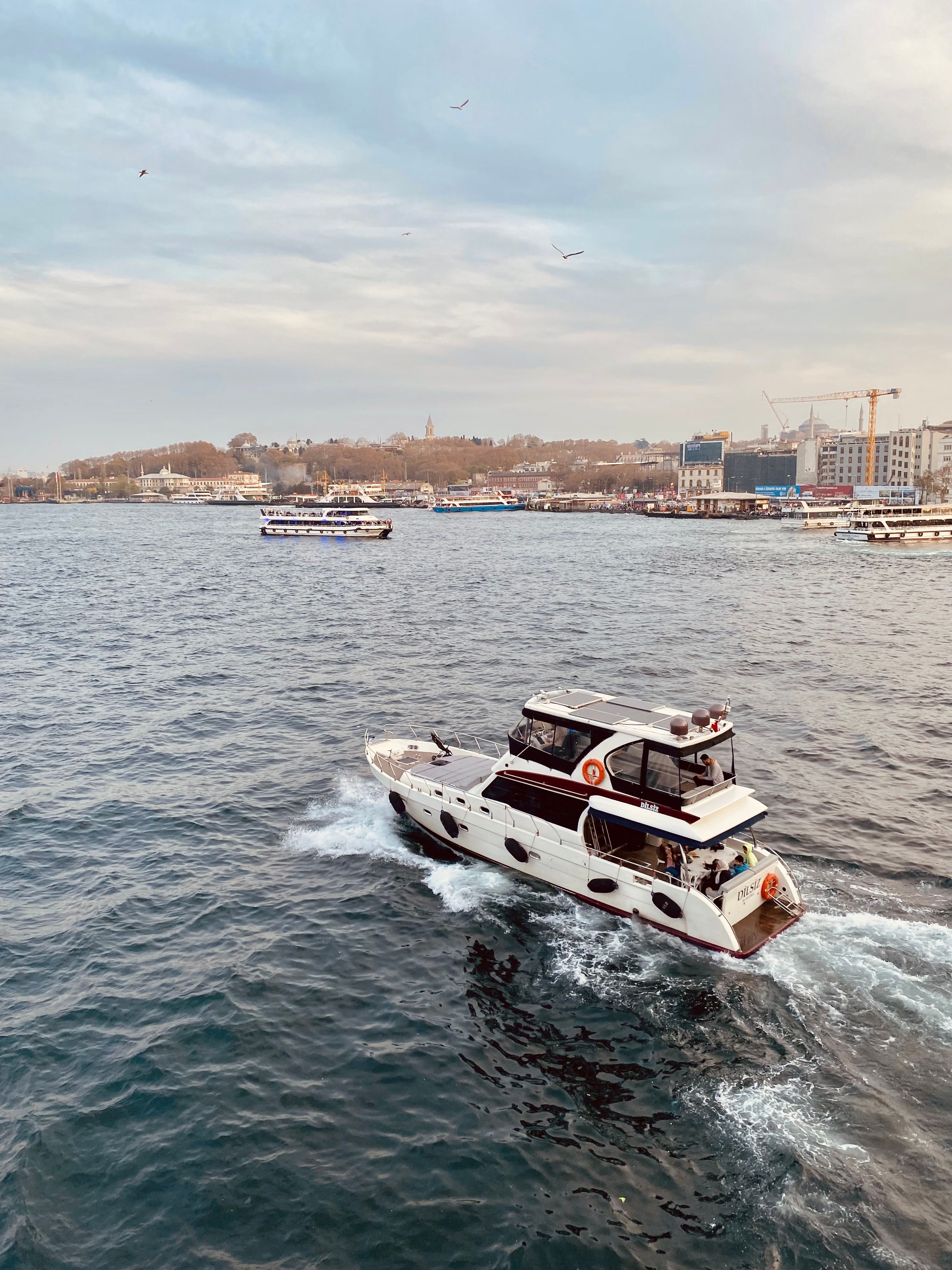 Yacht Cruising on the Bosphorus Strait, Istanbul · Free Stock Photo