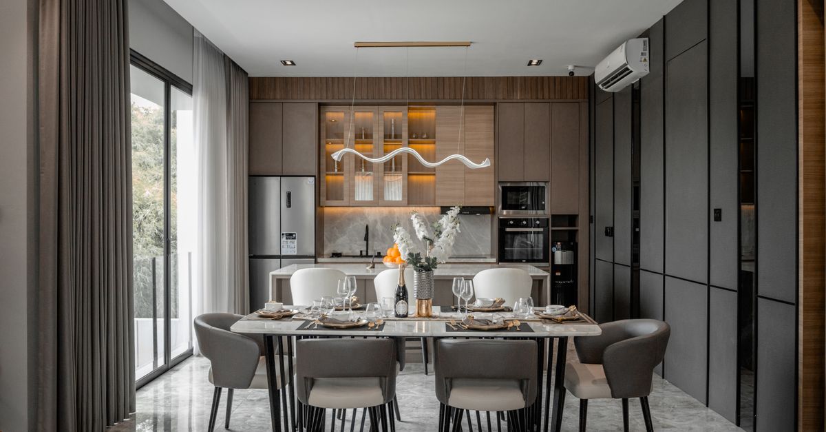 Modern Dining Room with Elegant Interior Design · Free Stock Photo