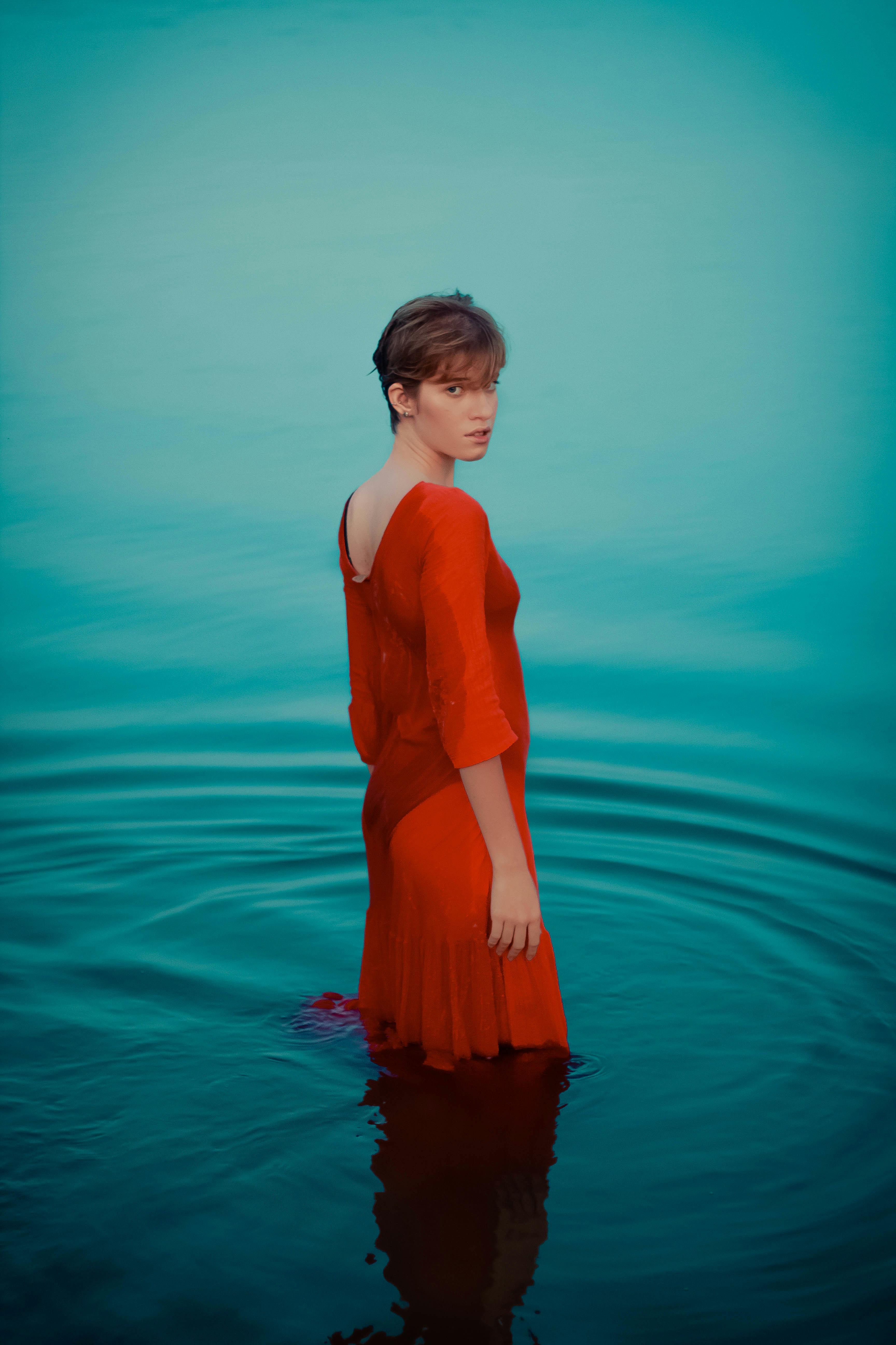 What does soaking zucchini in water do?