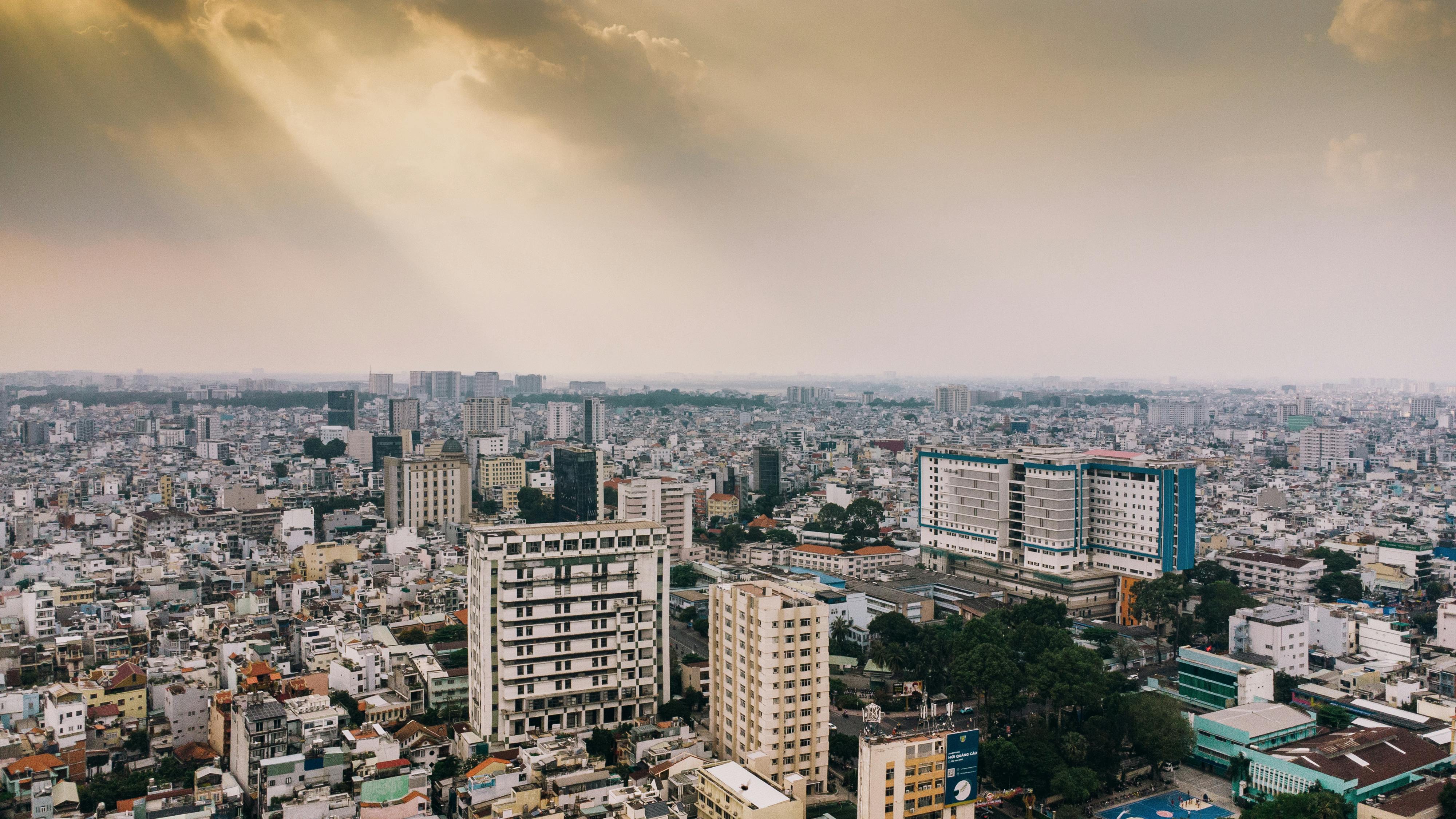 第三季永久離港提走強積金逾16億，財經影響解析
