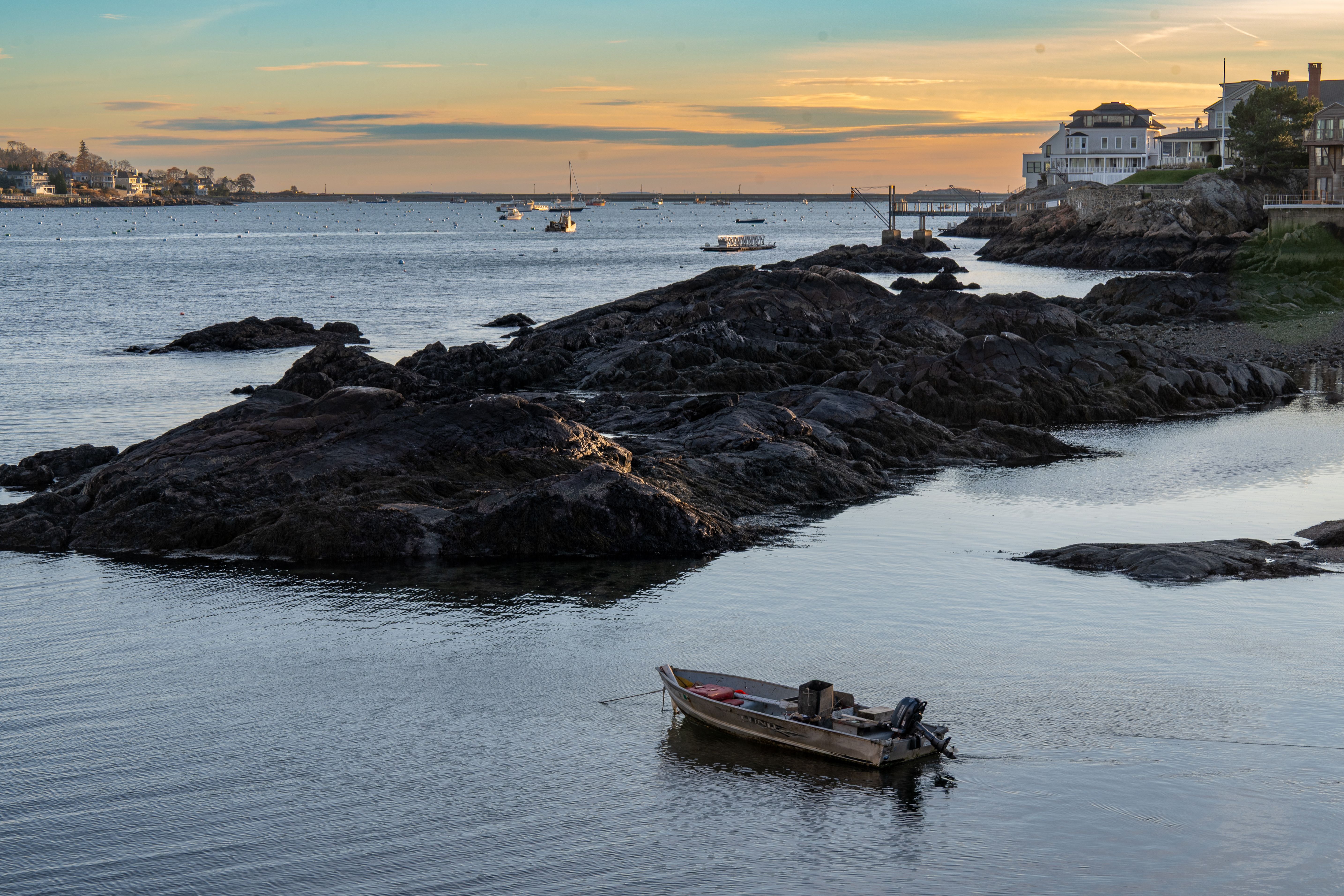 Salt-Washed Docks and Granitic Coves: A Day-Trip Escape to Historic Cohasset Harbor