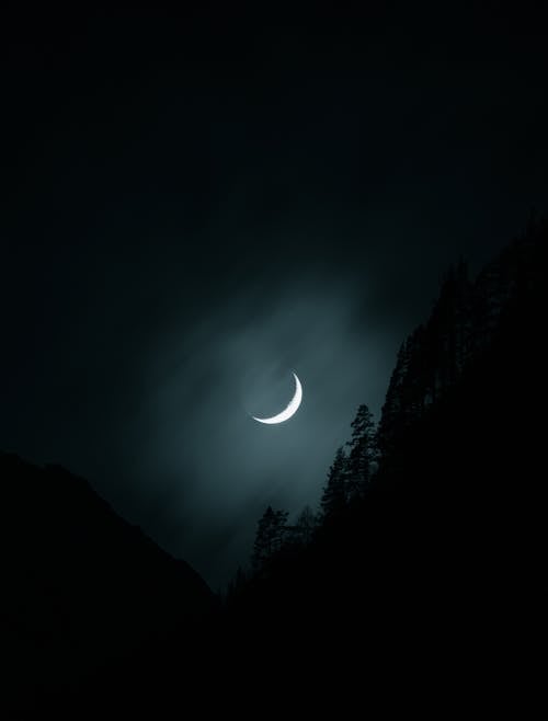 gratis Foto Van De Maan Tijdens De Nacht Stockfoto