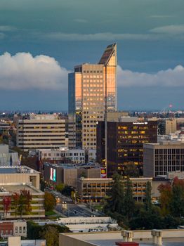 A stunning view of Sacramento's skyline at dusk, highlighting the iconic skyscrapers.