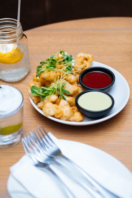 Calamares Con Salsa De Ketchup Y Mayonesa