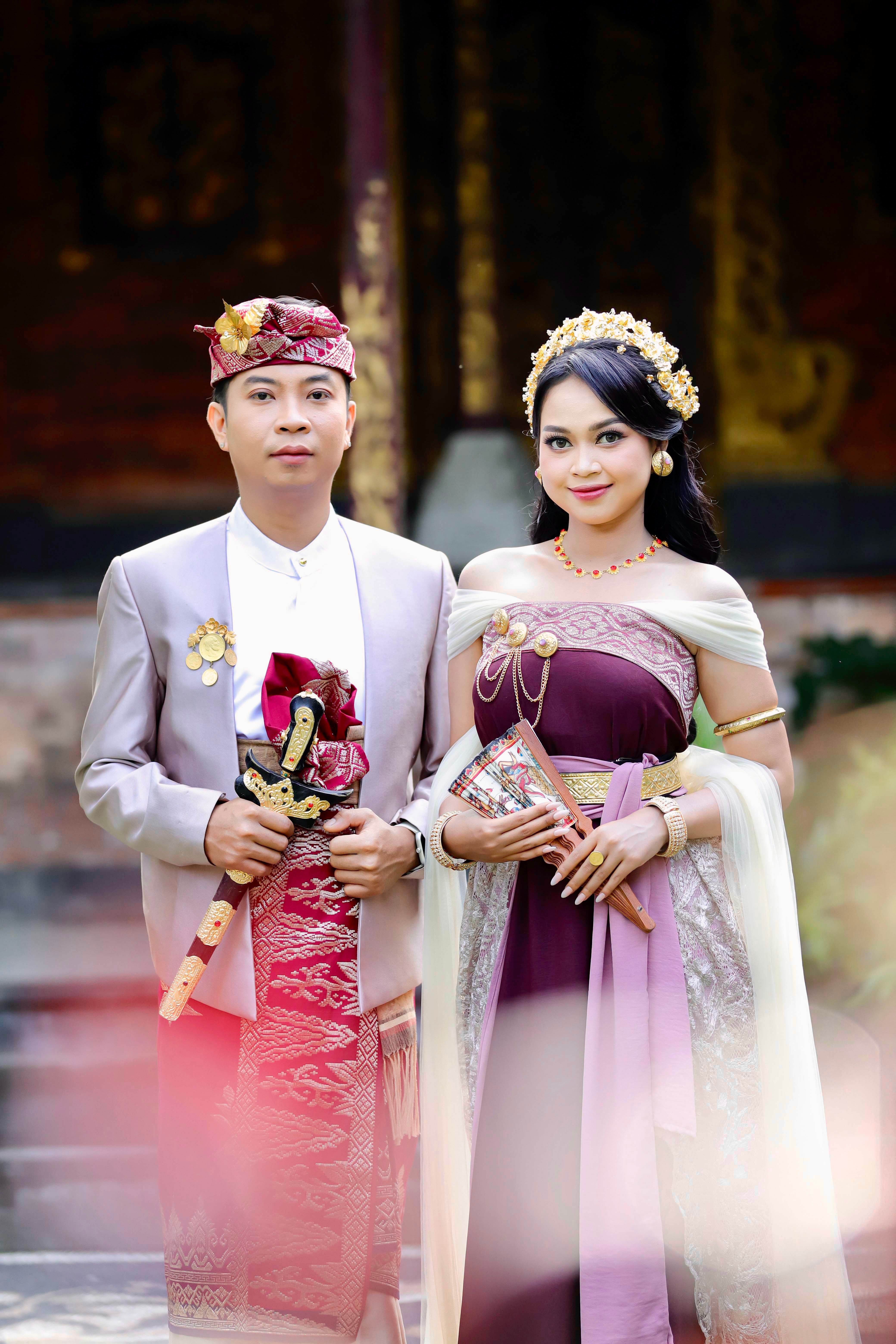 Traditional Indonesian Wedding Attire Portrait · Free Stock Photo