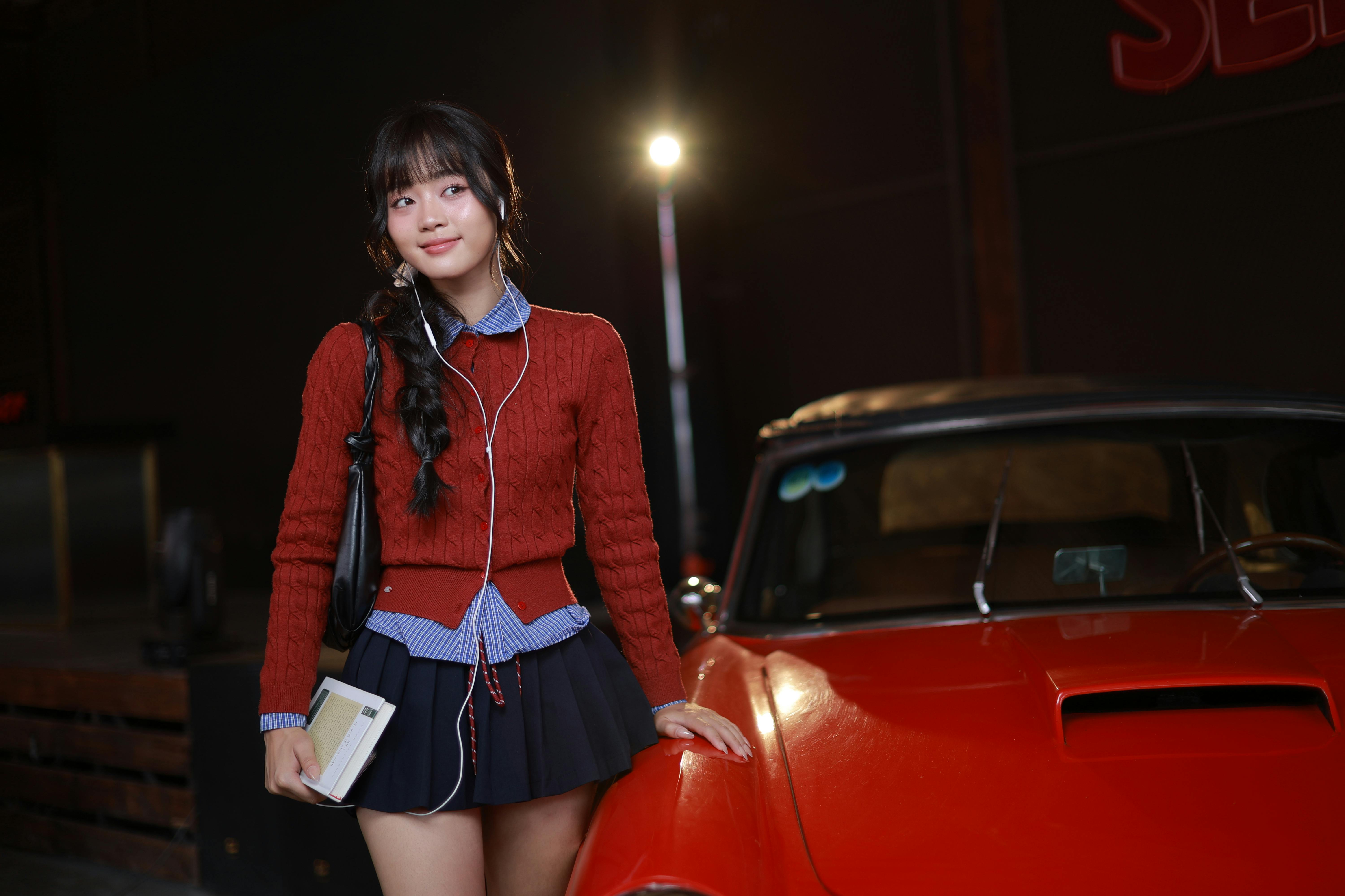 Analog Cool: Why Your Brain Craves Retro Accessories in a Digital World