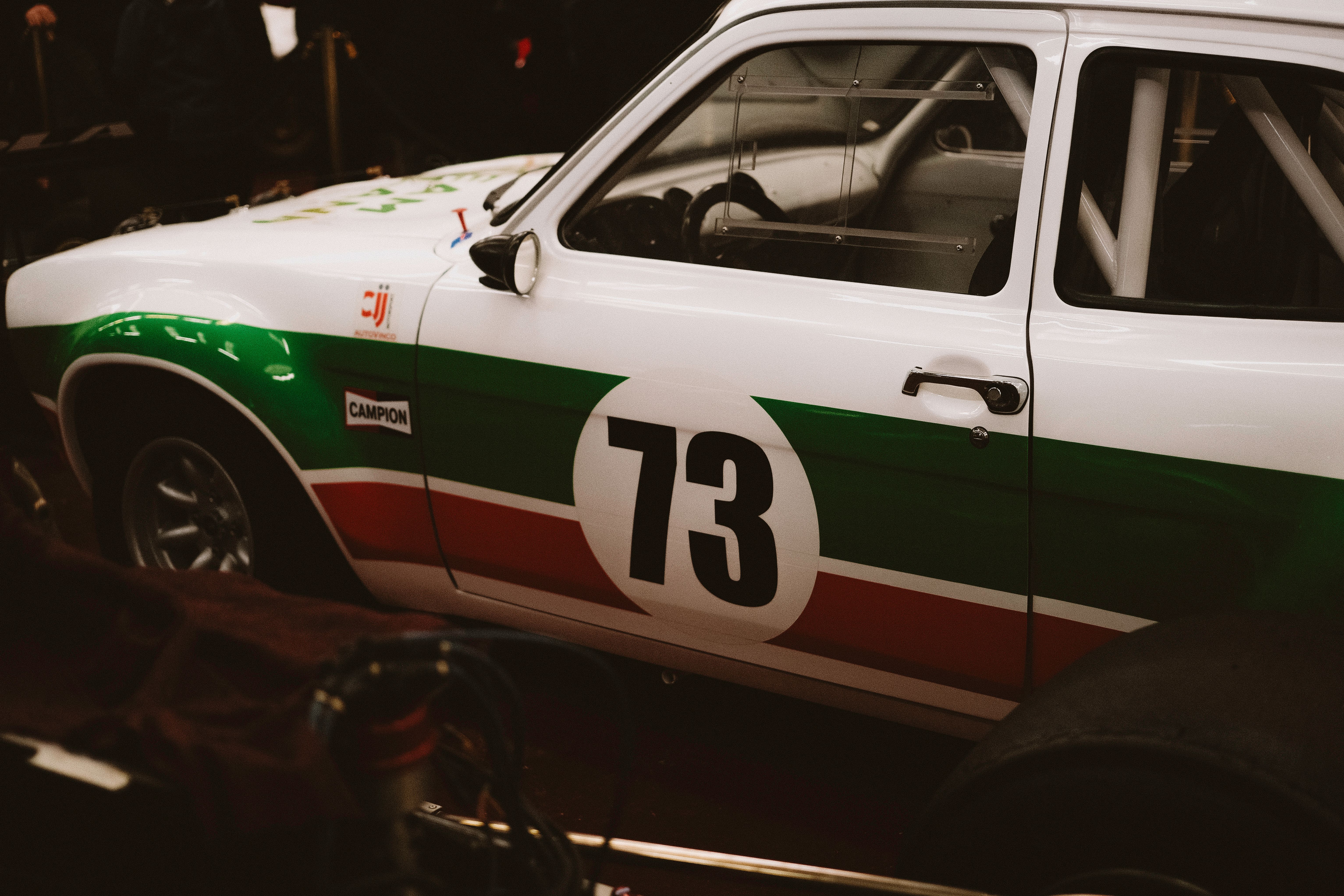 Selling a Sports Car: Timing, Pricing, and What Actually Gets It Sold