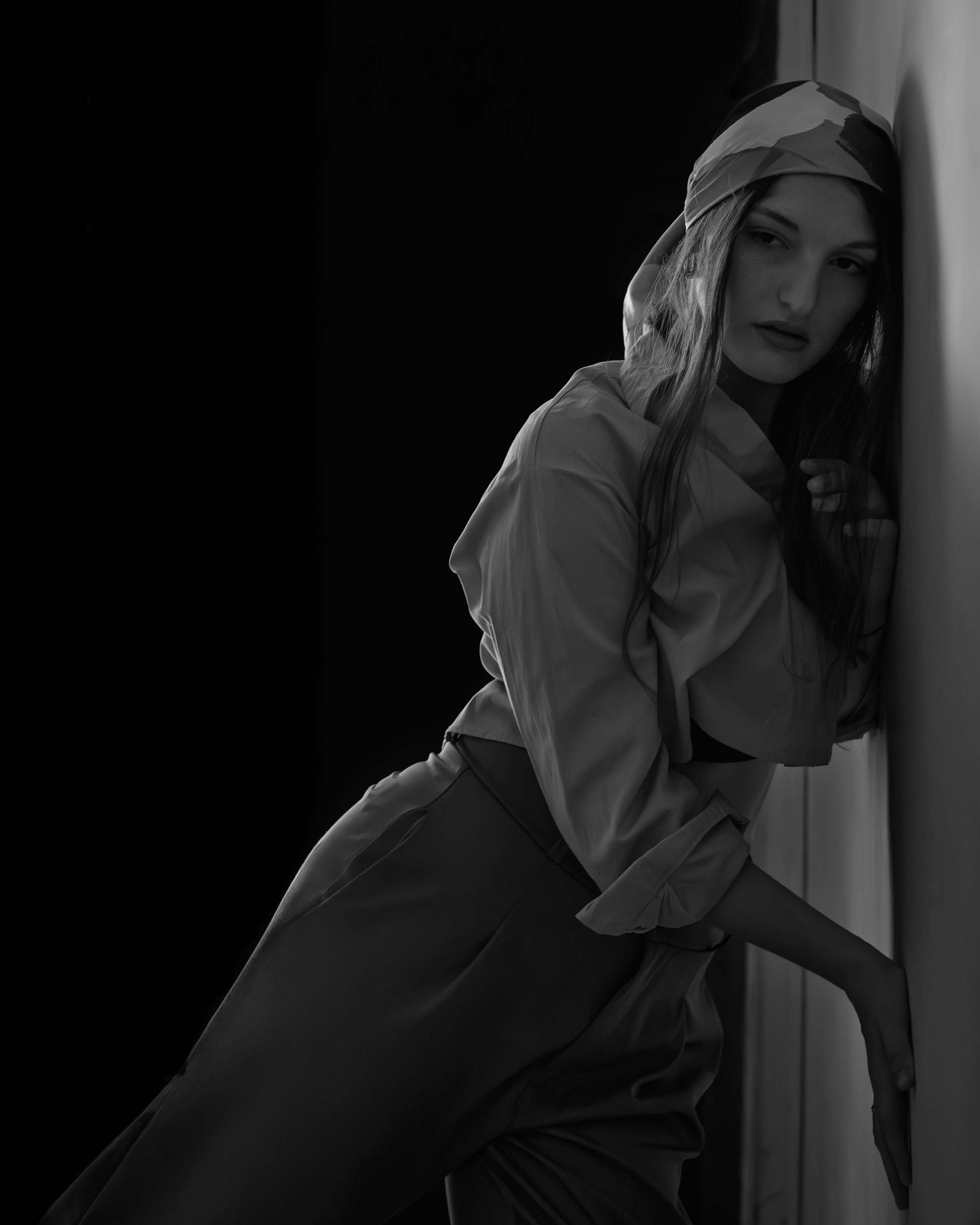Moody Black and White Fashion Portrait · Free Stock Photo