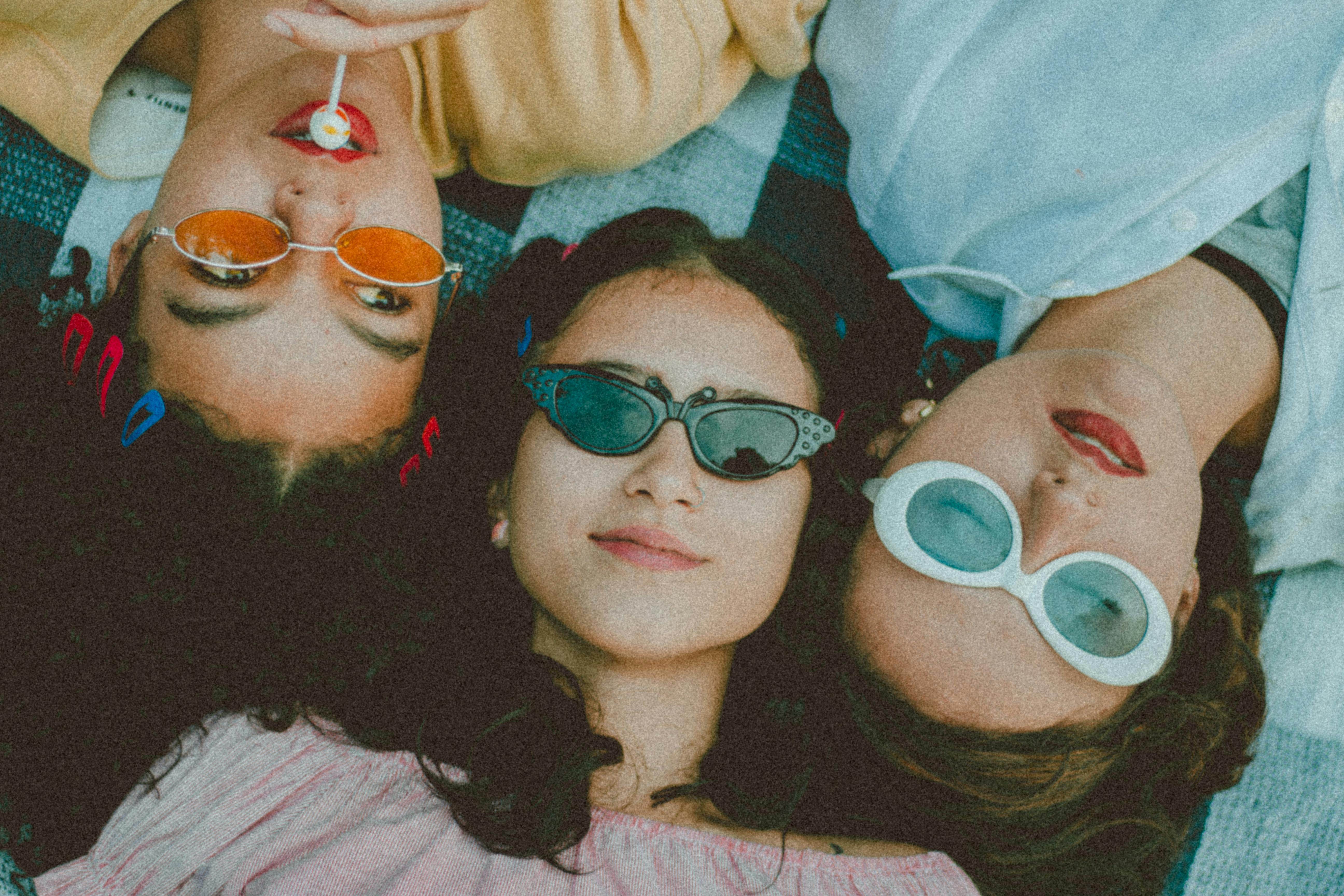 woman wearing black sunglasses