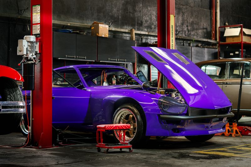 Taller mecánico automotriz moderno y profesional