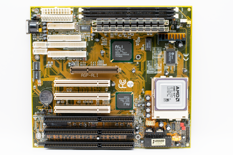High-Performance RAID Controllers & HBAs