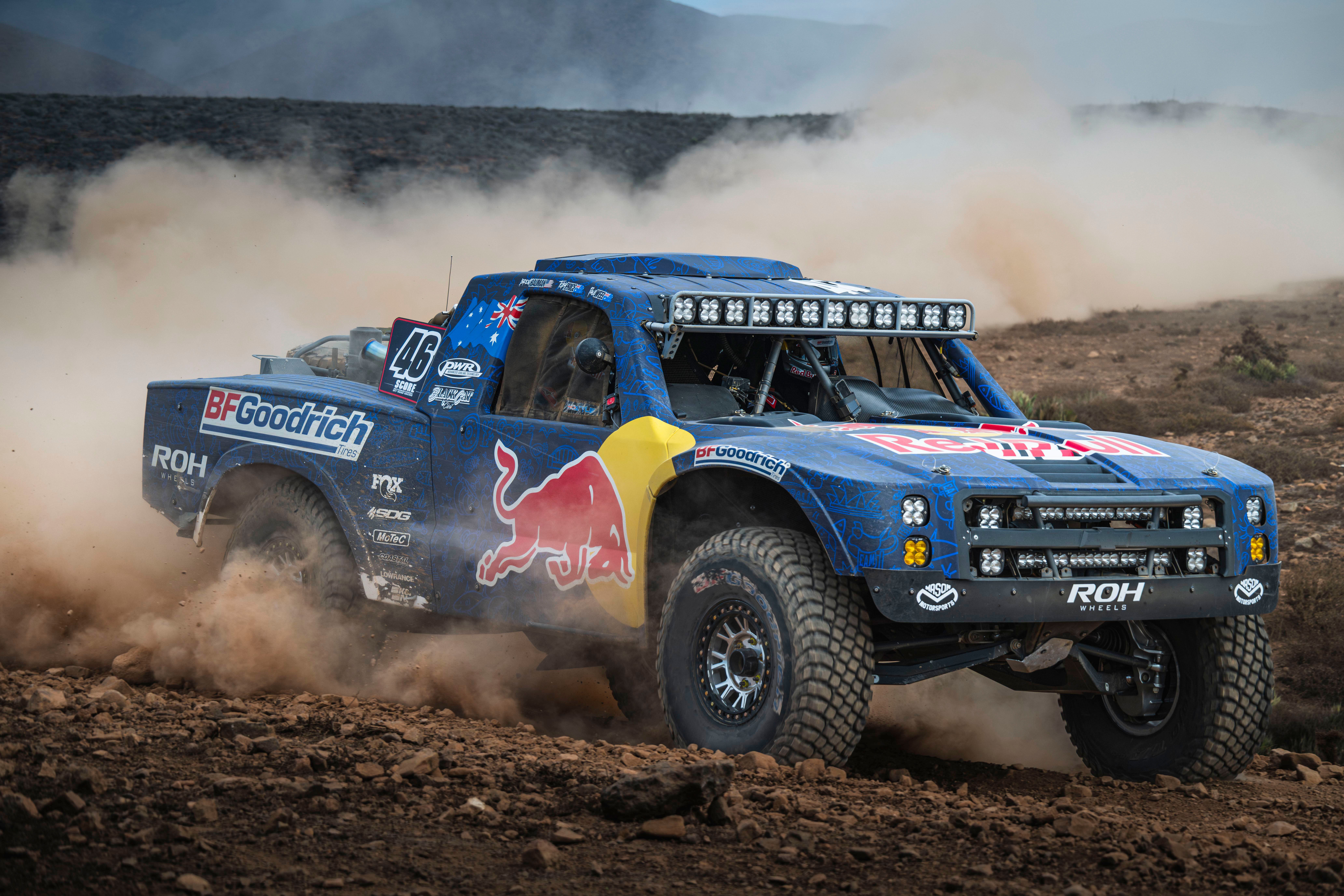 Baja Truck Racing in Desert Dust · Free Stock Photo