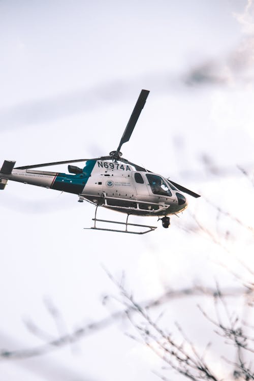 Helikopter Die In De Lucht Vliegt