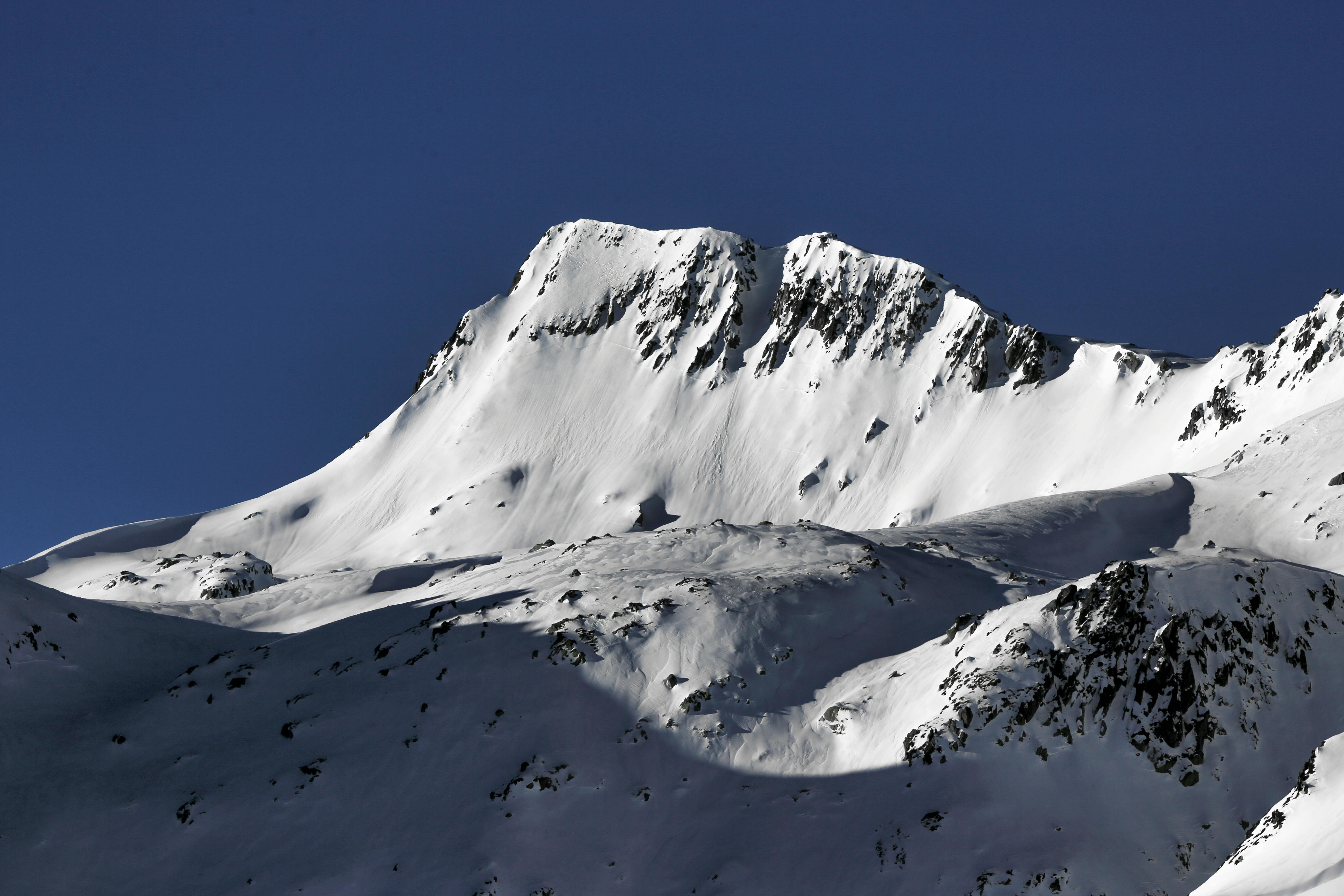 Social Diplomacy: The Art of Party Hosting in Modern Politics