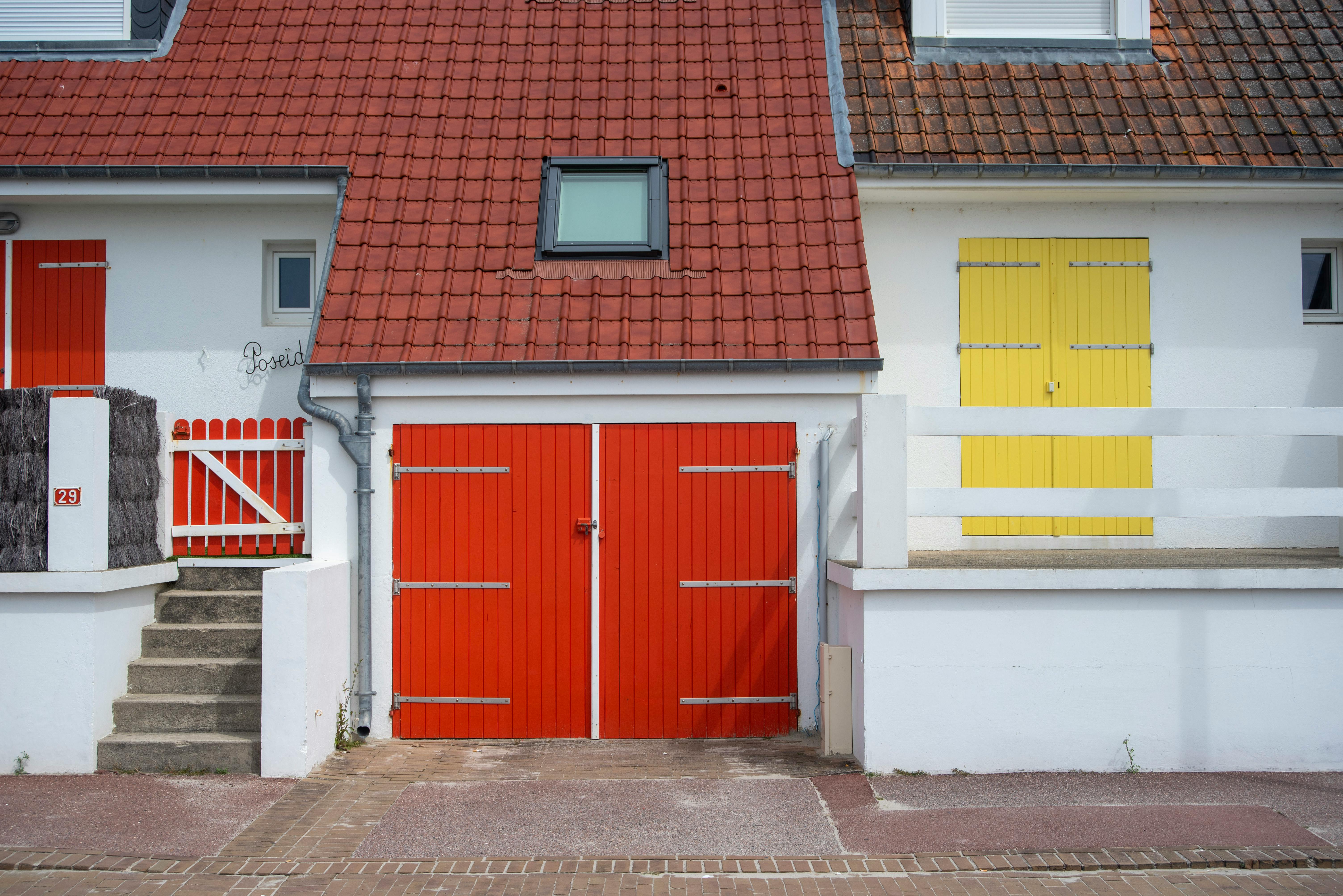 How to declutter your garage for spring cleaning — including 8 useless things a pro organizer says to ditch — Photo by Jan va