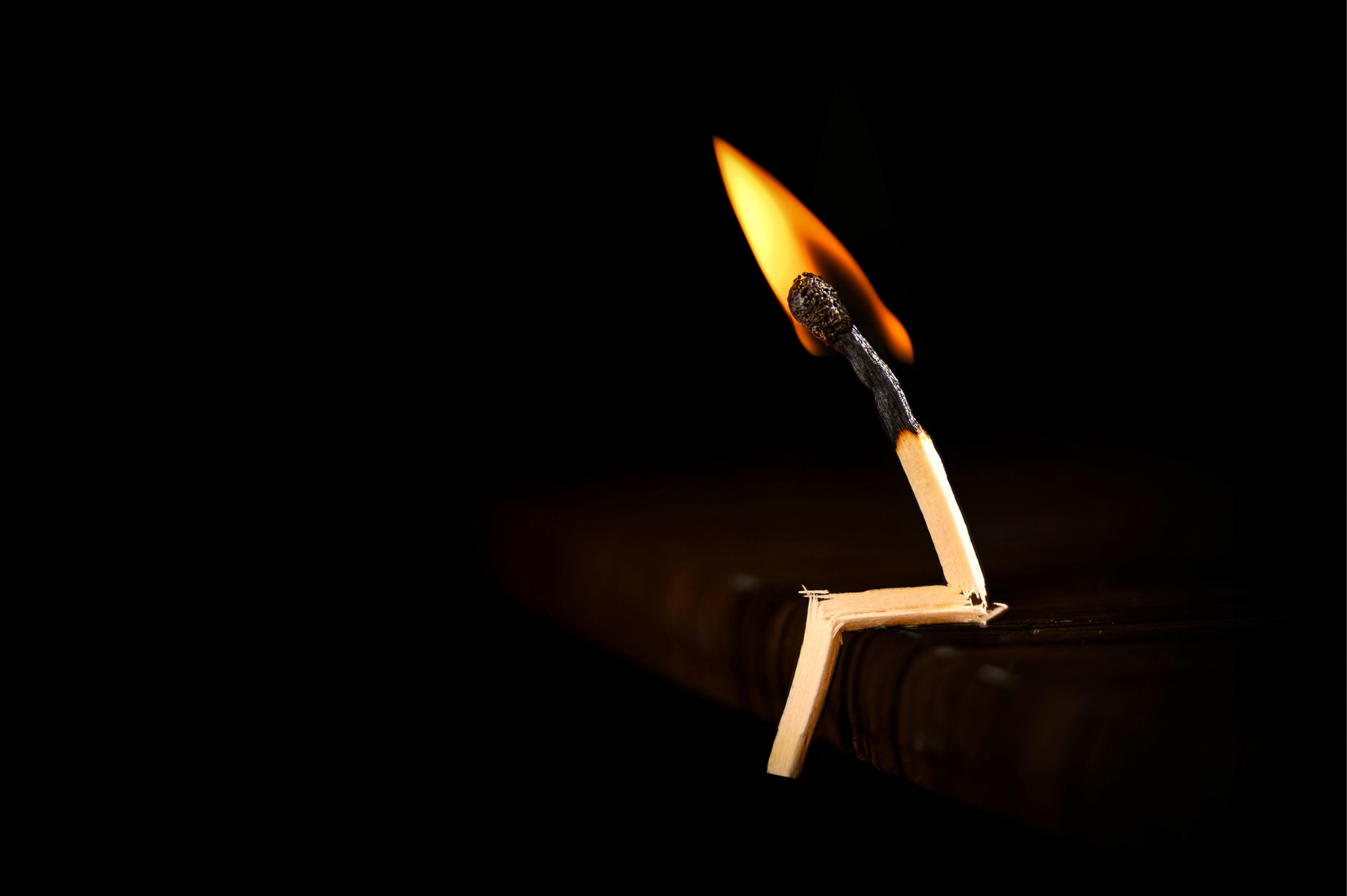 distraught fire victims 관련 이미지