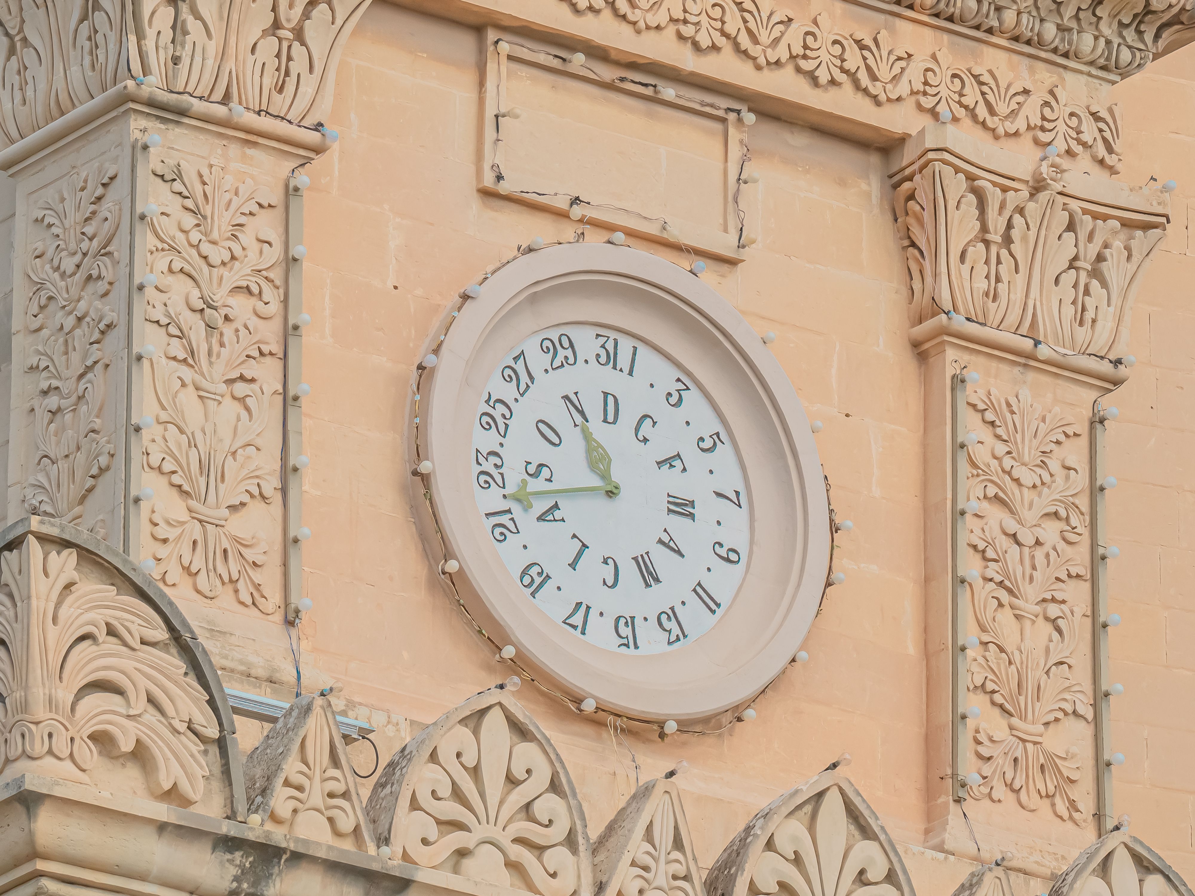CLOCK TIME ONLINE WITH SECONDS visual data 8