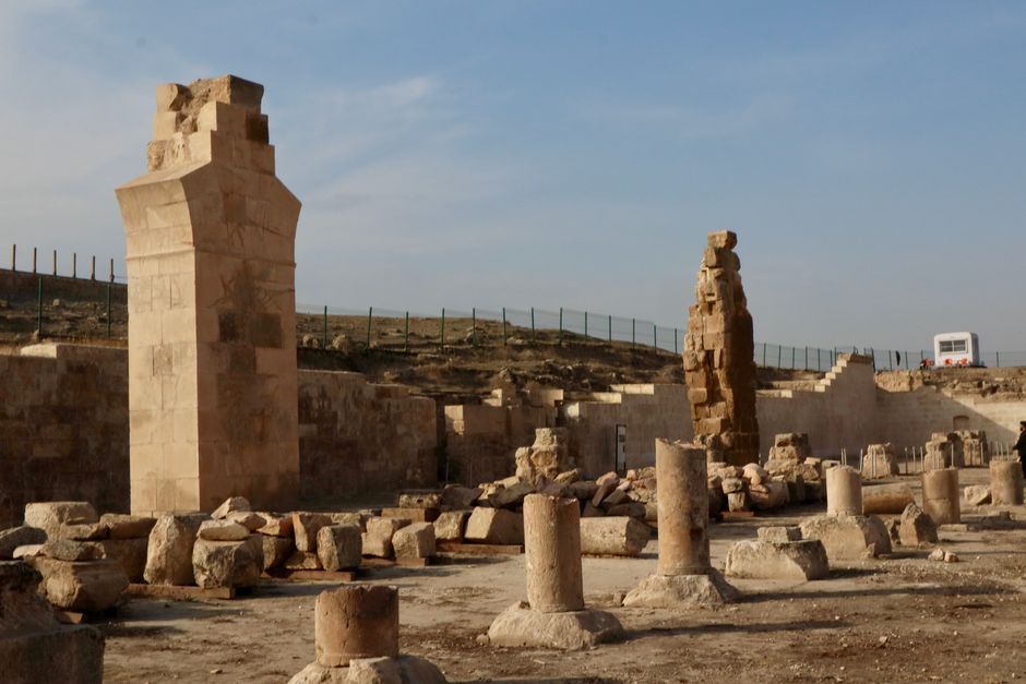 Explore the historic Harran ruins reflecting Islamic architecture in Şanlıurfa, Turkey.