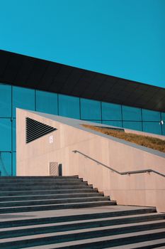 Malerischer Himmel & Gebäude – Minimalistisches Wallpaper