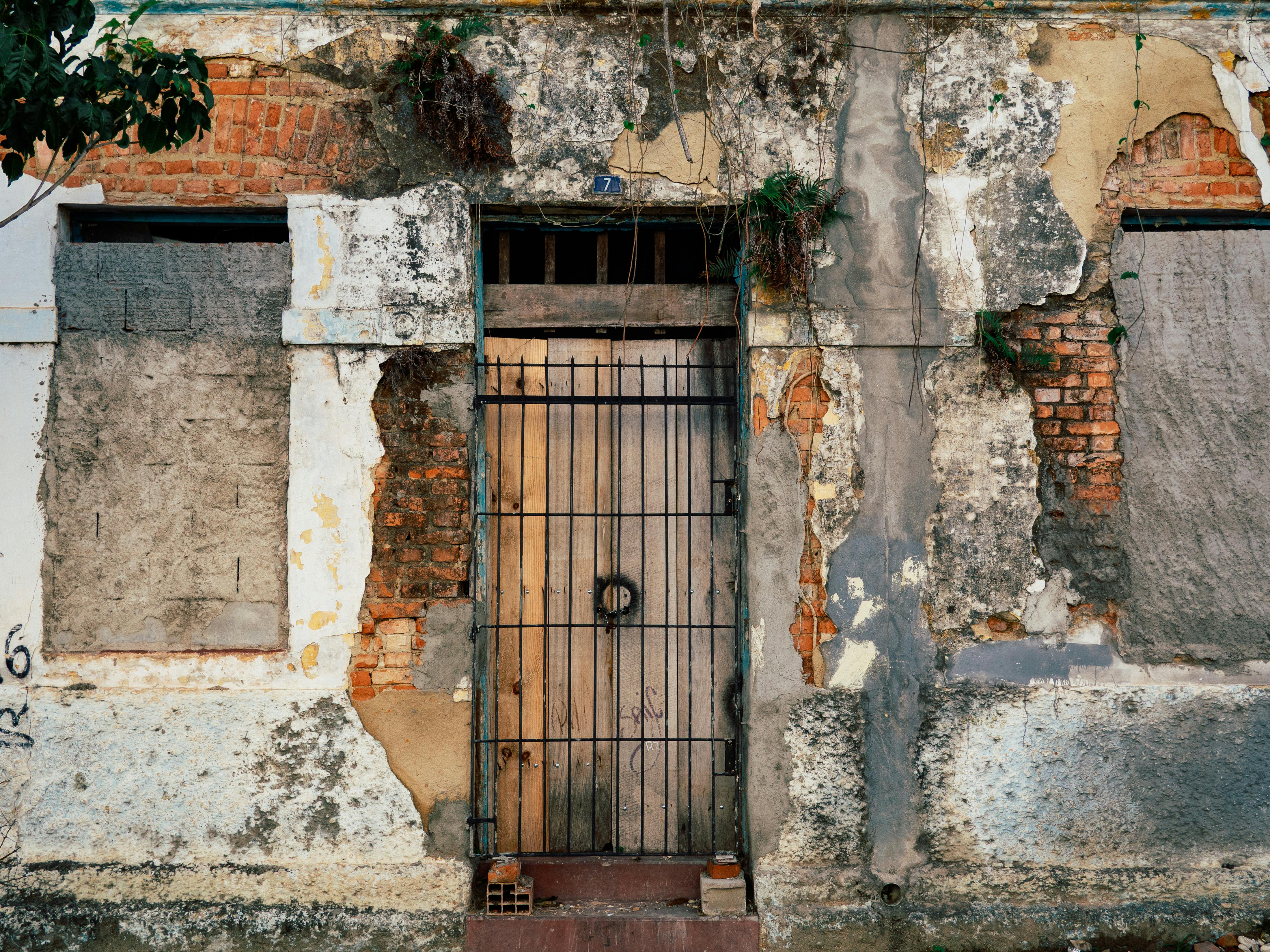 Your Belly Button Has a Type: Why the Standard Belly Bar Might Be Harming Your Piercing