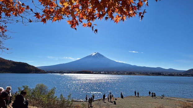 Photo by Suphot Punnachaiya
