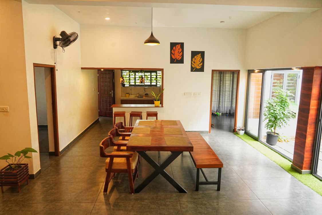 Contemporary Dining Area in Kerala Home Interior · Free Stock Photo