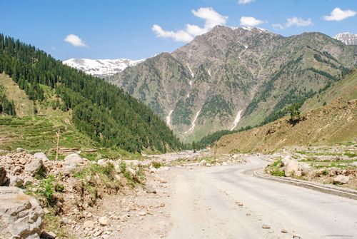 Free Breathtaking view of Naran's lush mountains and clear sky in Pakistan's Khyber Pakhtunkhwa. Stock Photo