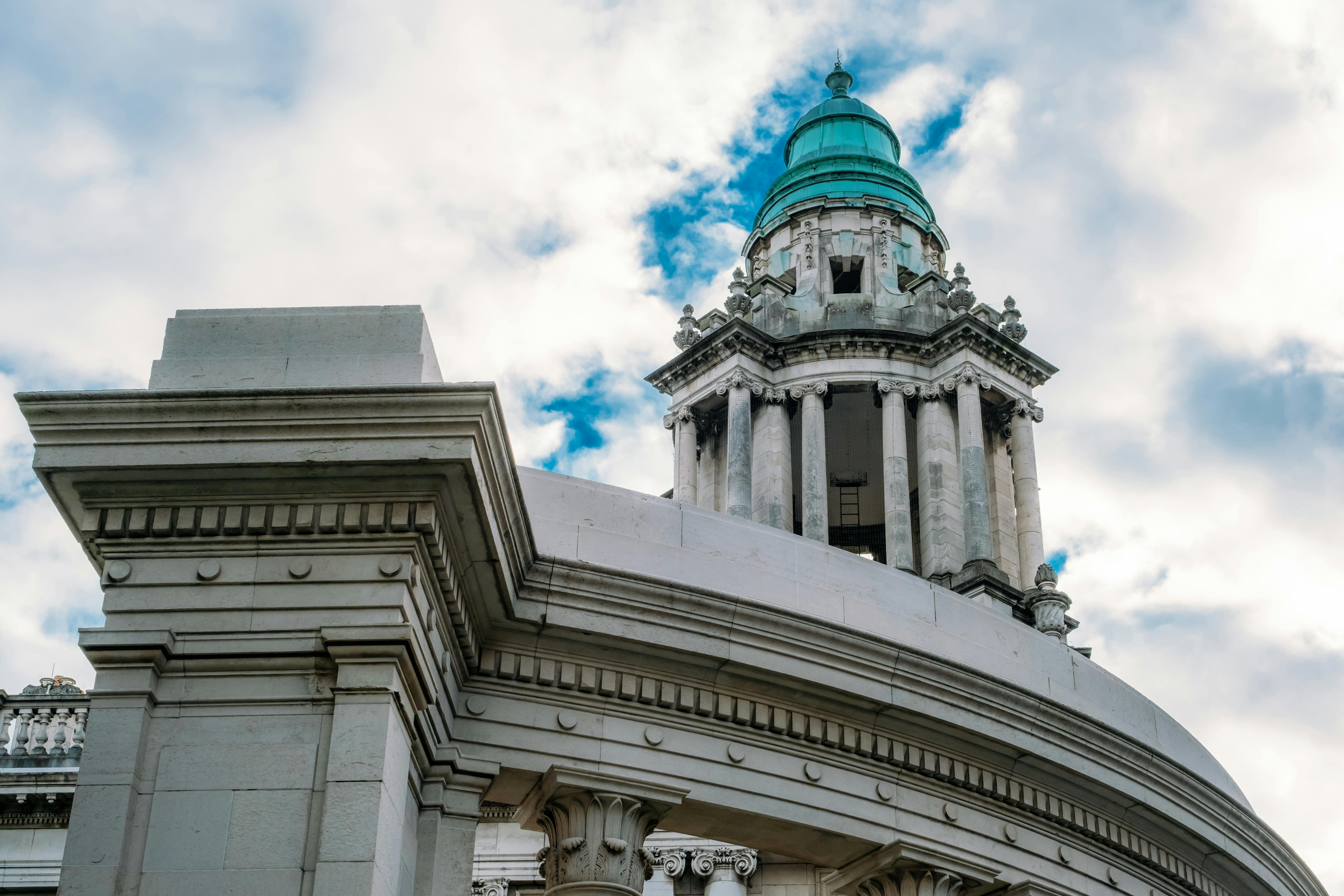 Lloyds profits soar 33% as higher interest rates boost income — Photo by atelierbyvineeth . . . on Pexels