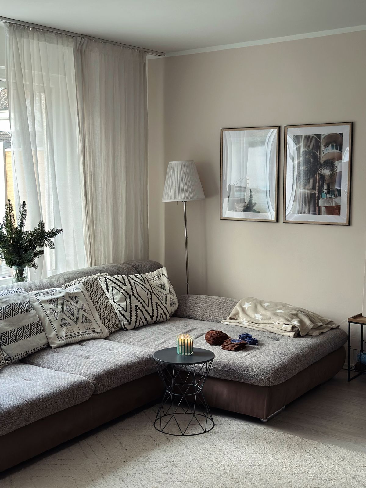 L-shape sofa in a cozy contemporary room