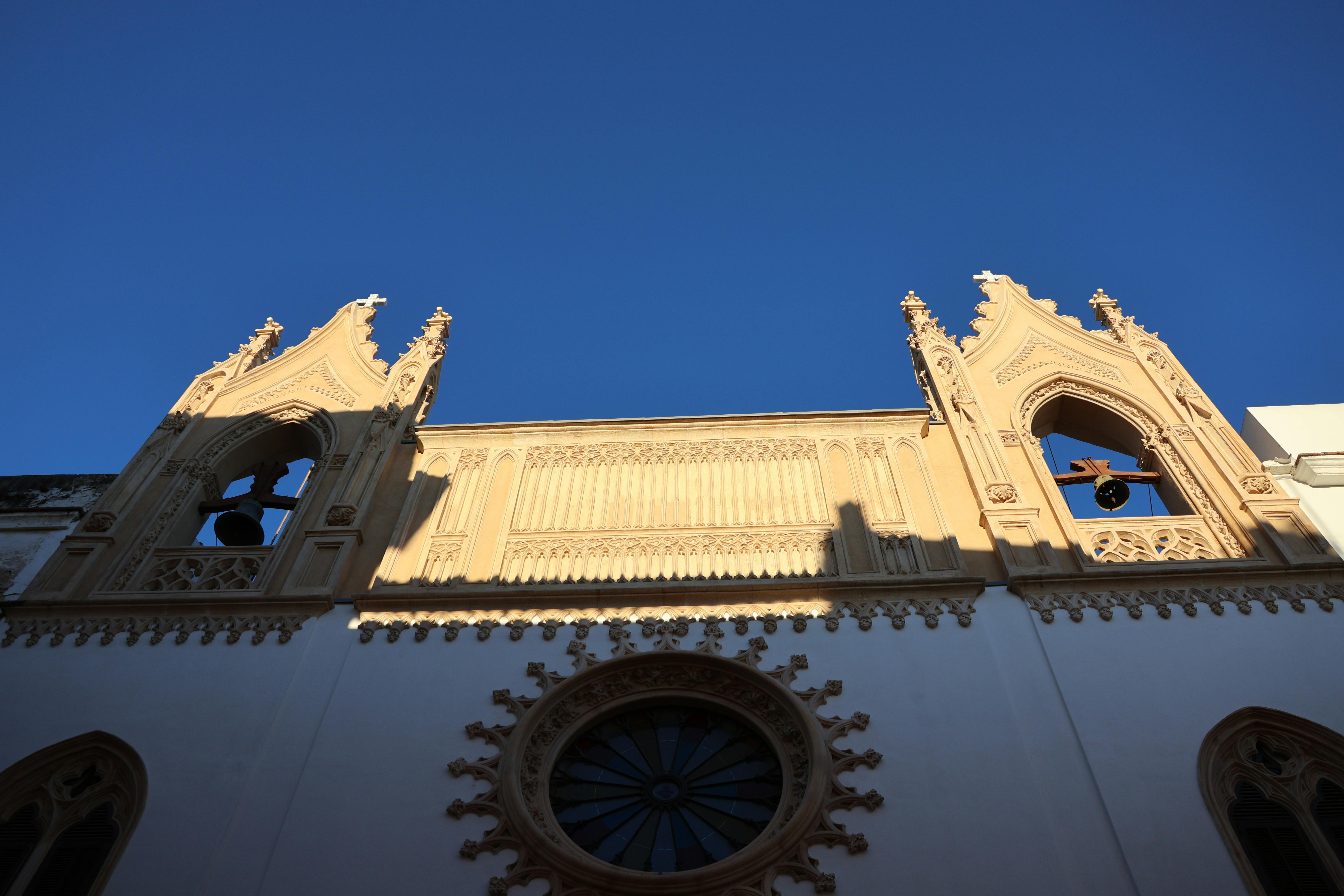 espadañas y campanas de la capilla