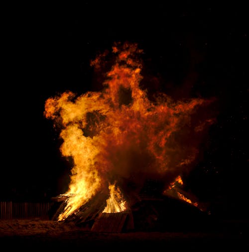キャンプファイヤー, たき火, パレットの無料の写真素材