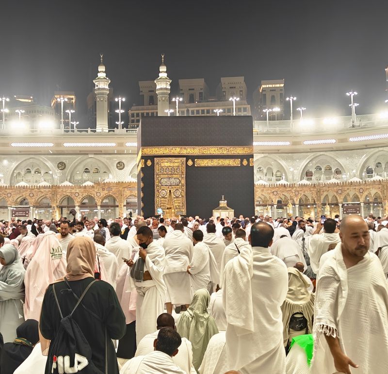 Pilgrims praying at the Haram during Ramadan