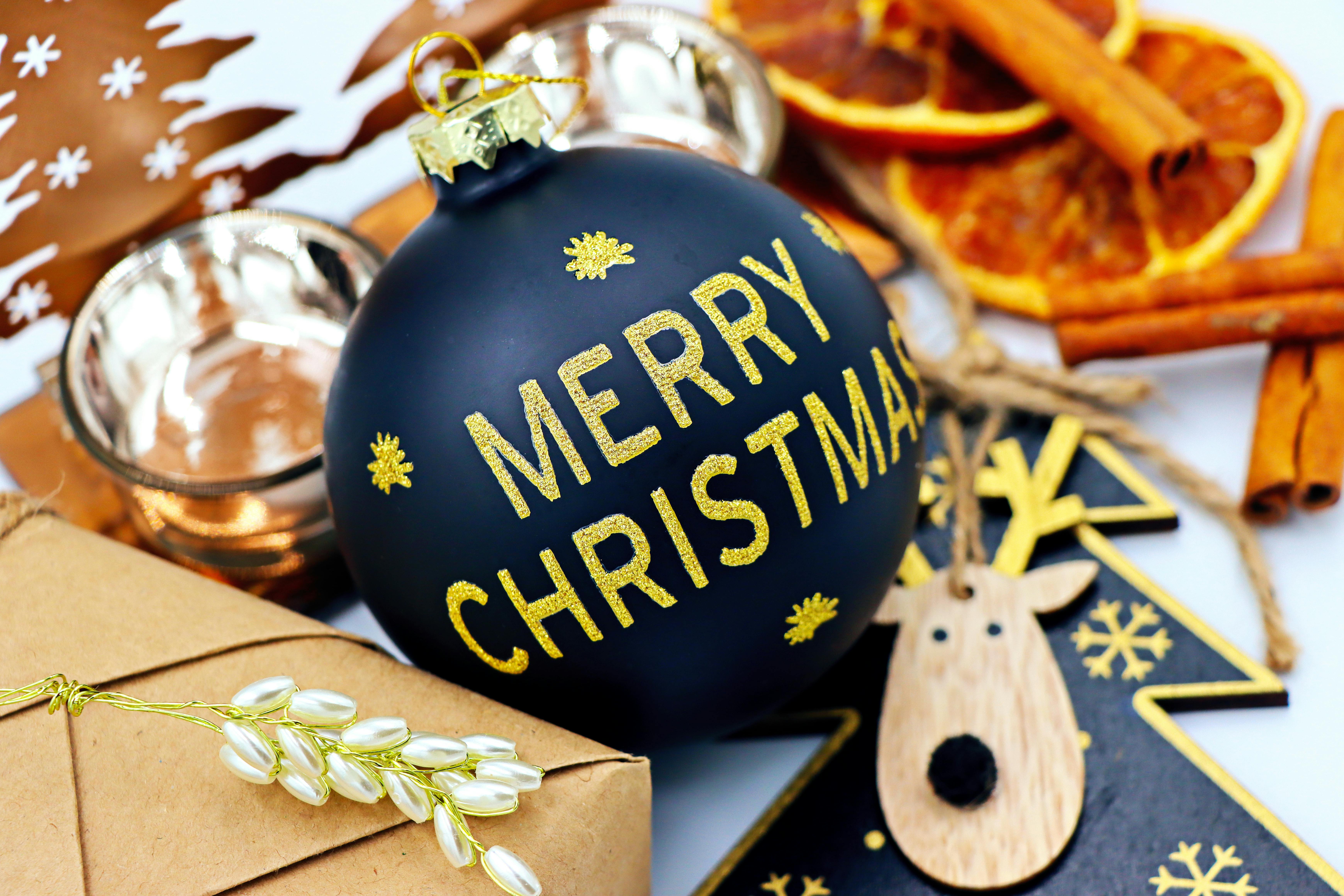 Hobbycraft launches Christmas deals with major savings on kids craft kits — Photo by Marta Branco on Pexels