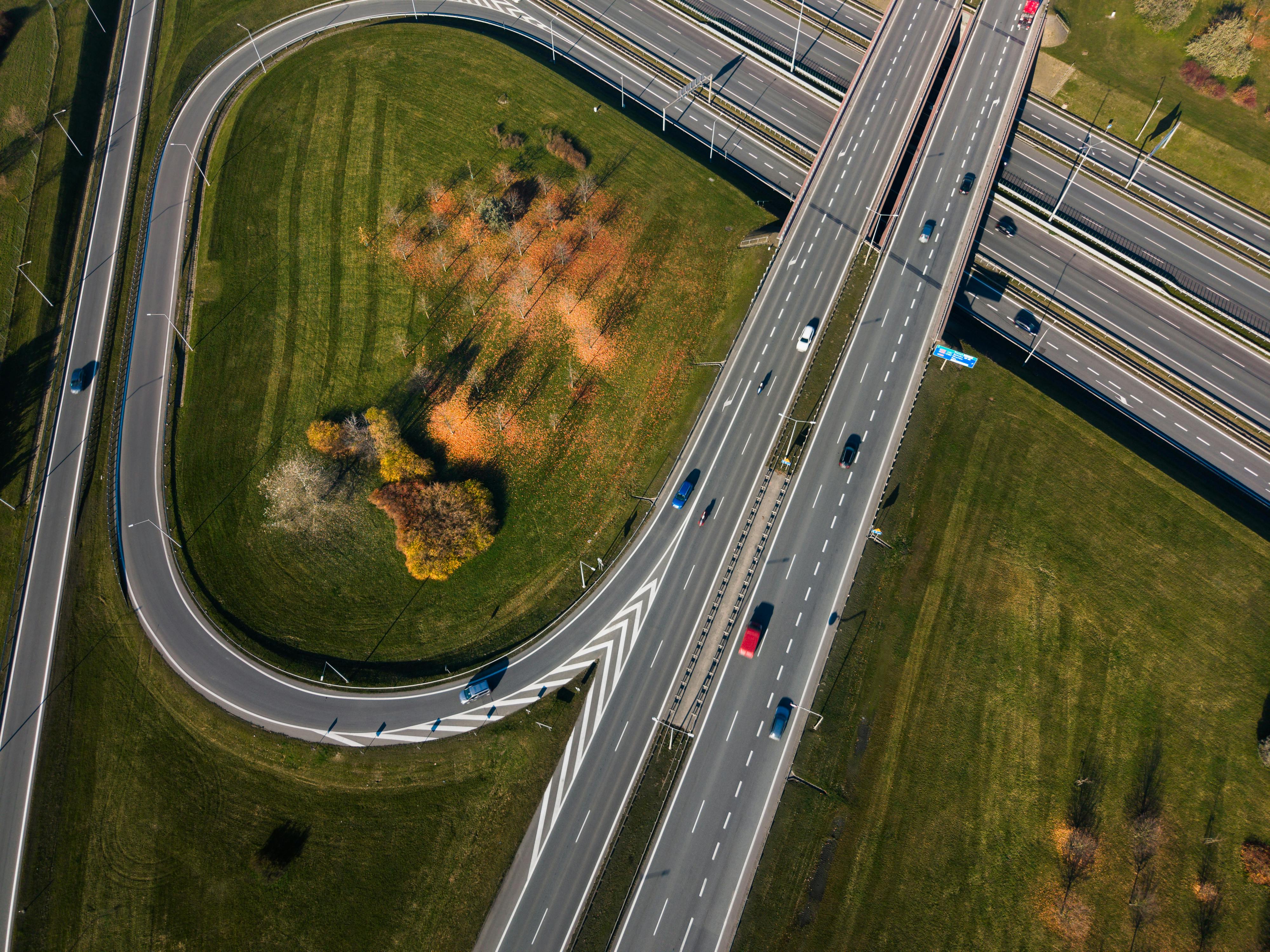 Sensors and Connectivity Make Autonomous Driving Smarter — Photo by Jakub Zerdzicki on Pexels