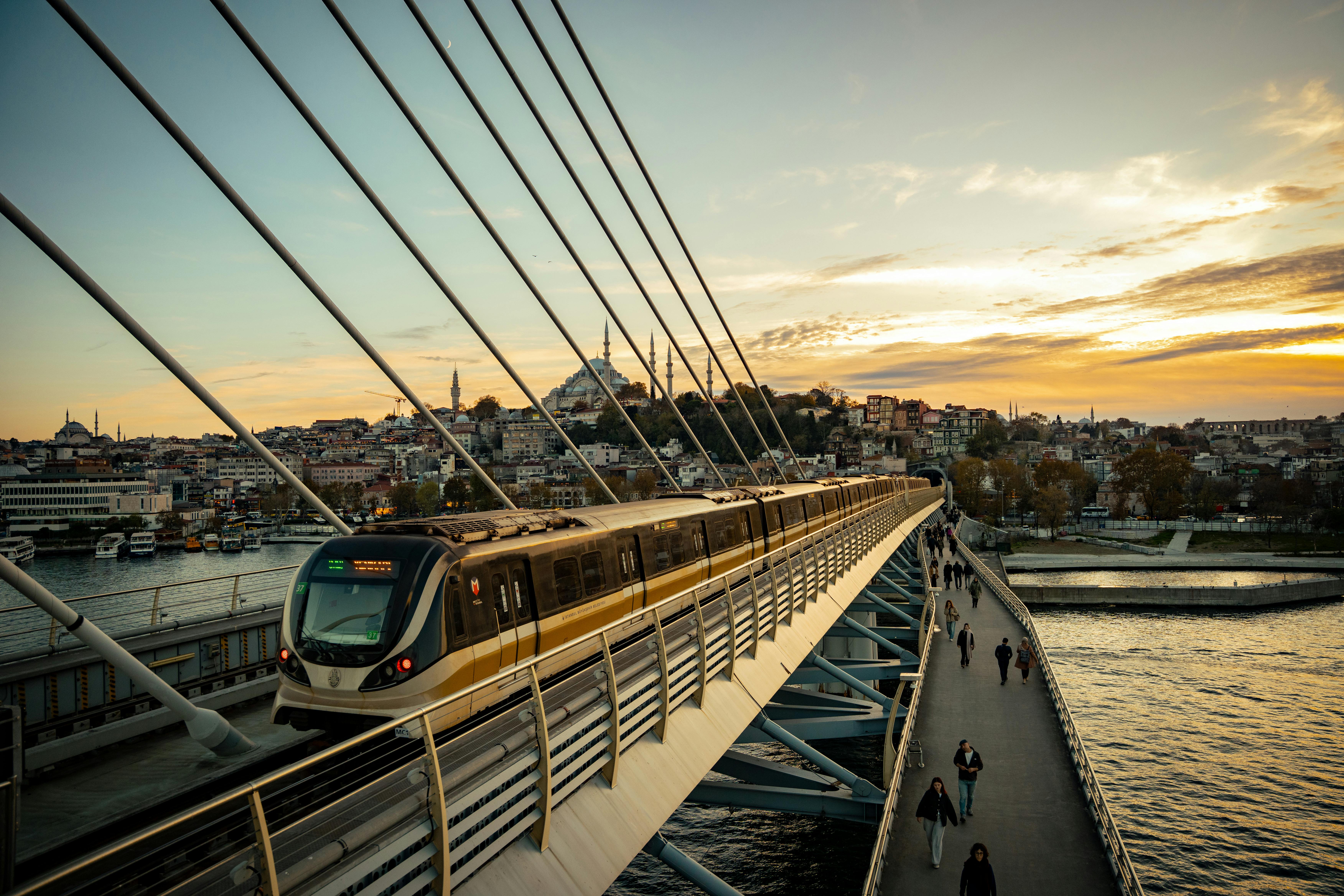 🚅 探索北海道！《黄金神威》与日本铁路的完美联名！🎉