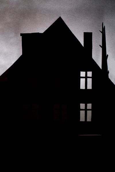 Derelict house at dusk, photo by Valentin Ivantsov on Pexels