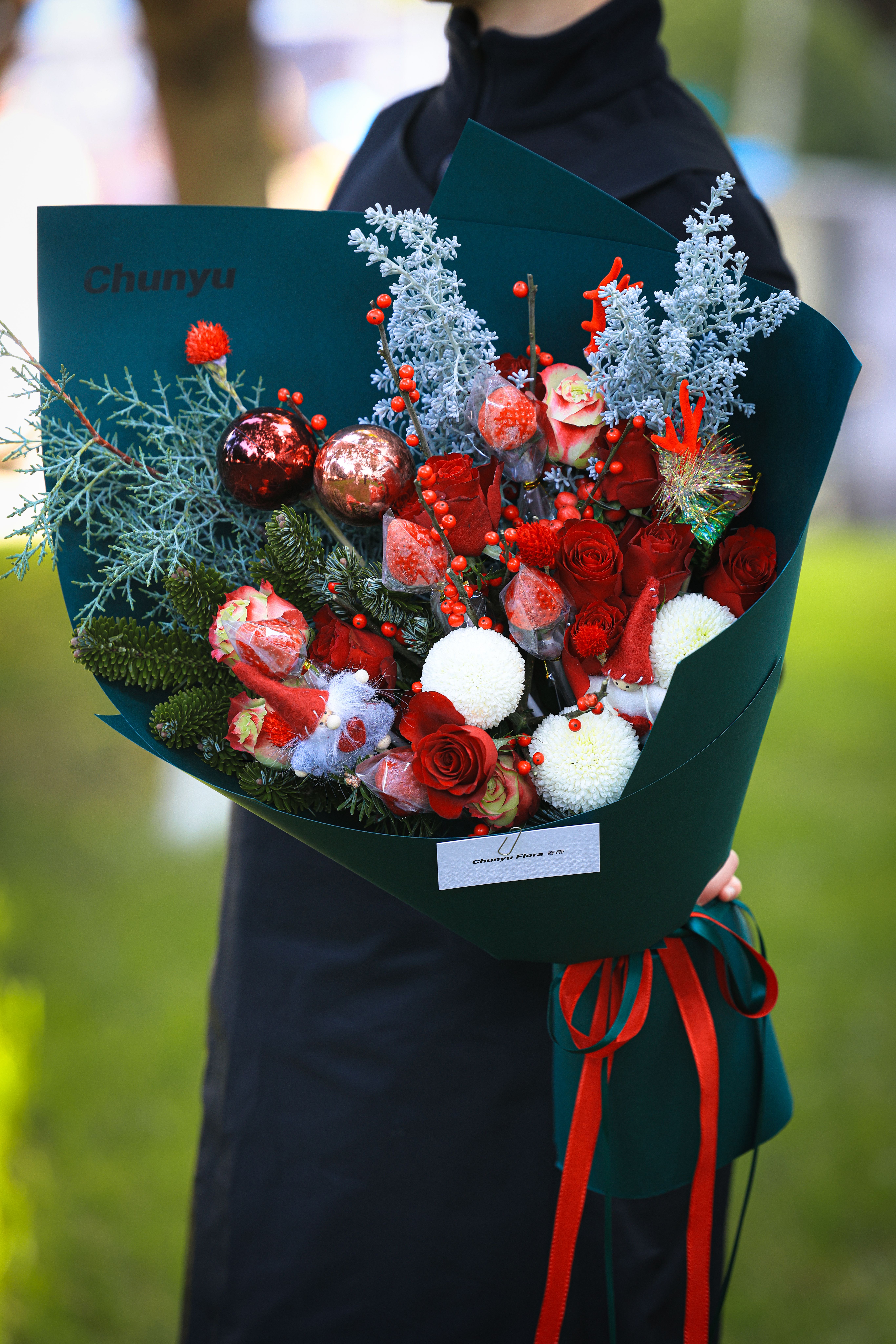 Elegant Bouquet with Red Roses and Greenery · Free Stock Photo