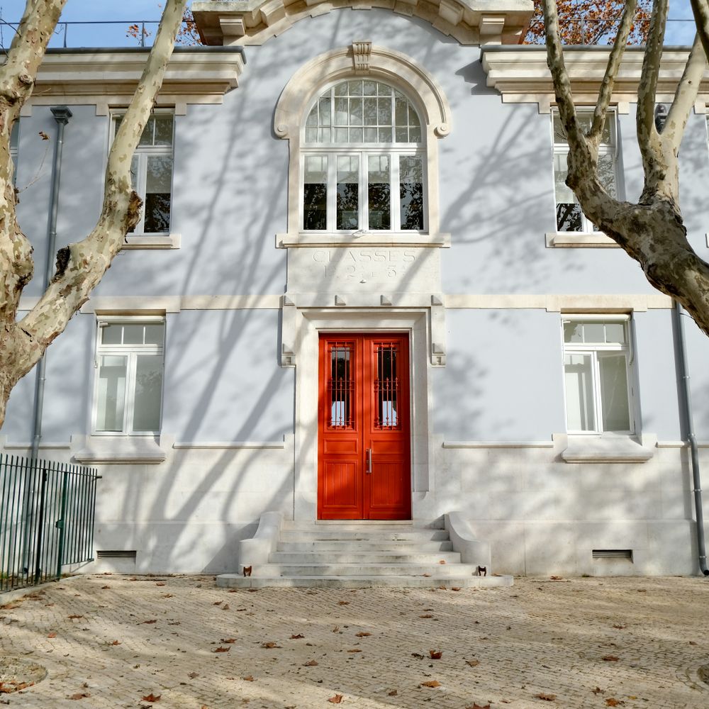 Exterior Painting in Leytonstone — woodwork brushed to a crisp, smooth line