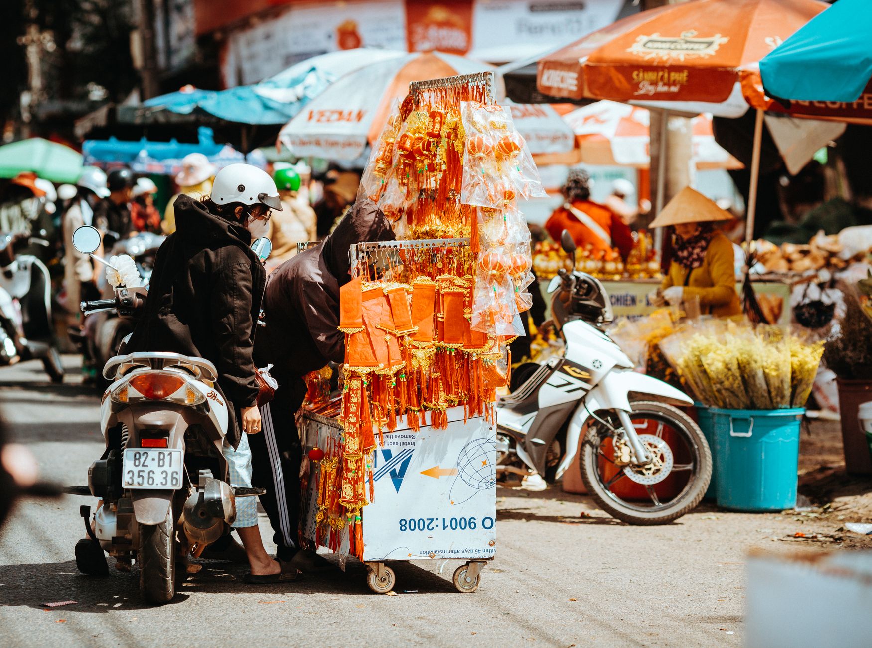 Thương mại điện tử & Social Commerce FMCG: Xu hướng mới định hình thị trường bán lẻ Việt Nam