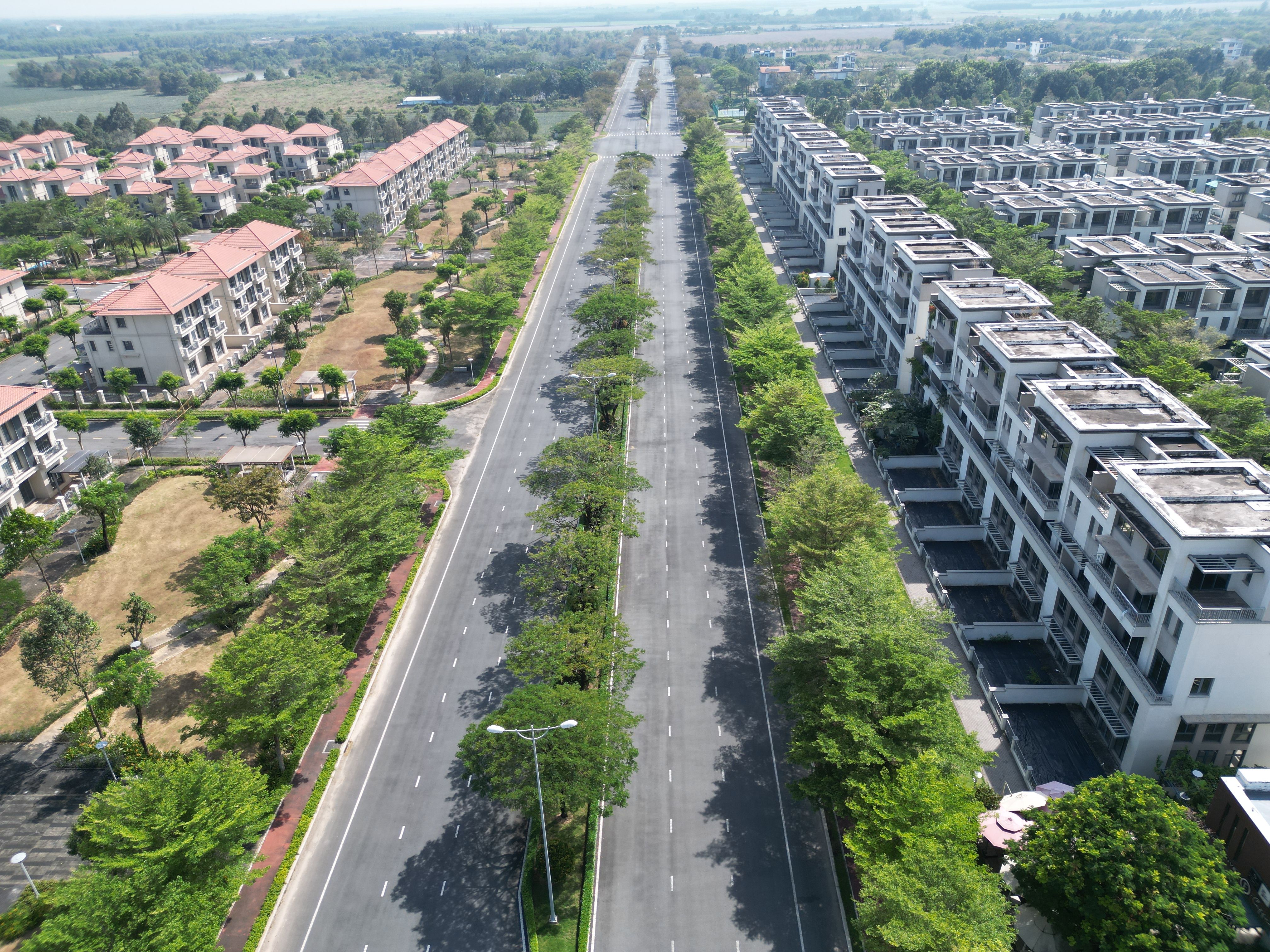 Xinyuan Property Management Delays AGM and Dividend Timetable — Photo by Kushie In Vietnam on Pexels